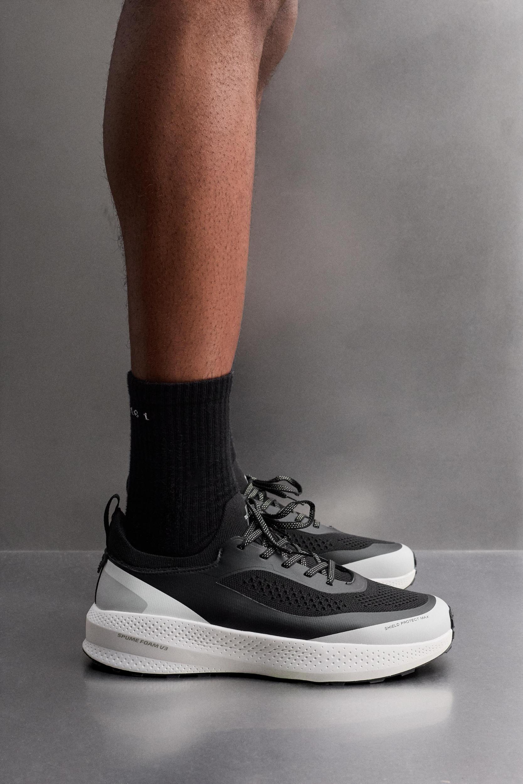 RUNNING SNEAKERS Product Image