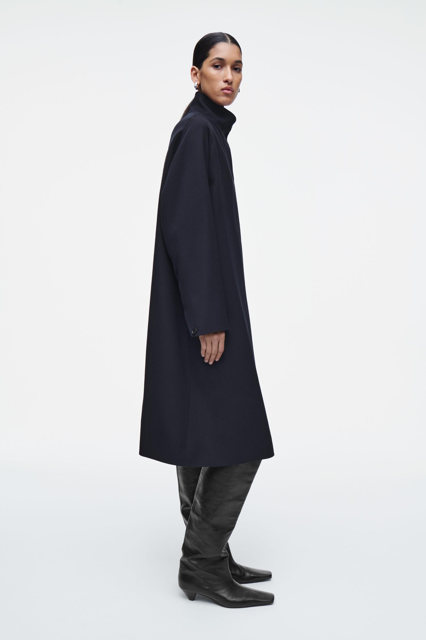 TRAPEZE WOOL-BLEND COAT Product Image