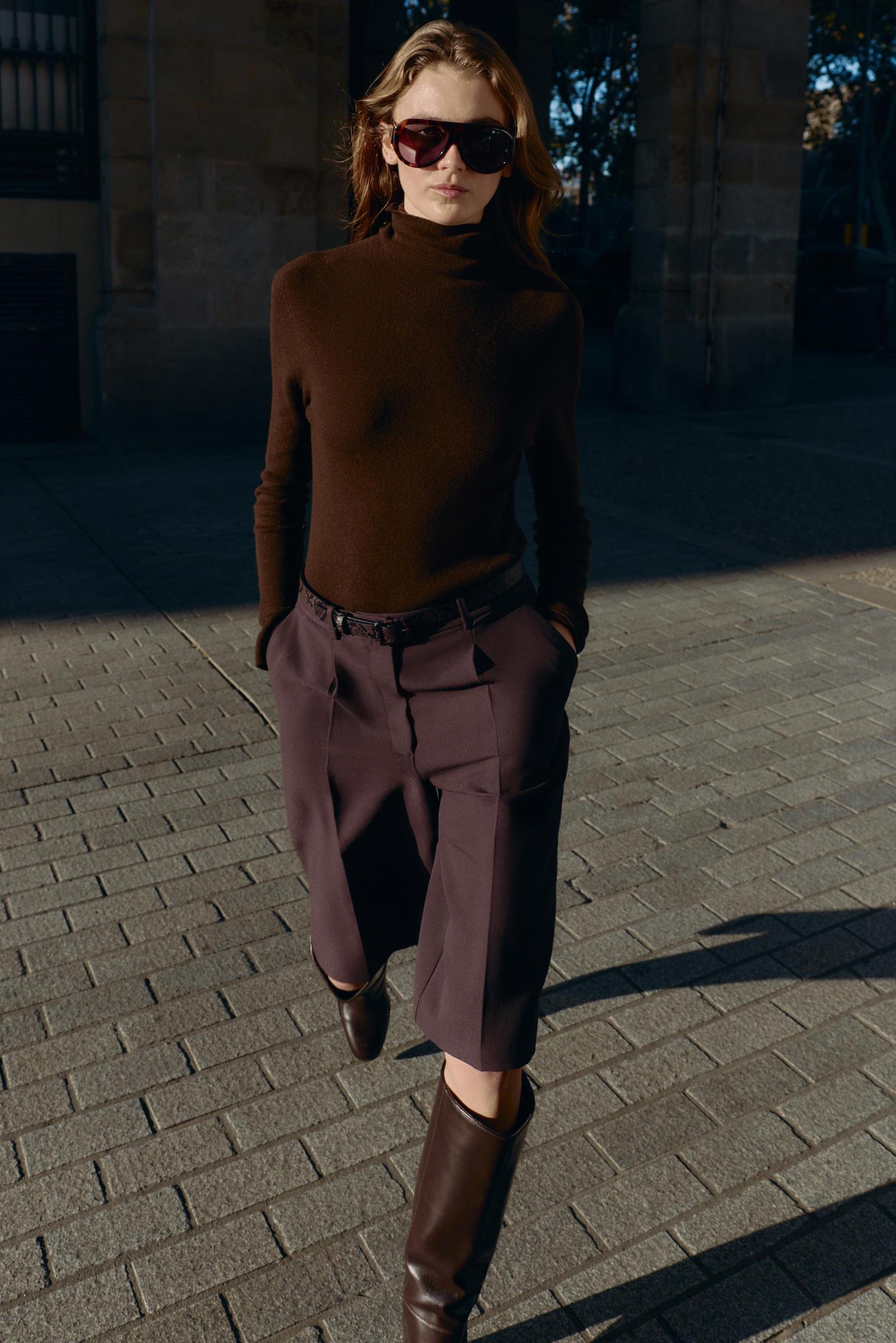 LONG BELTED SHORTS Product Image