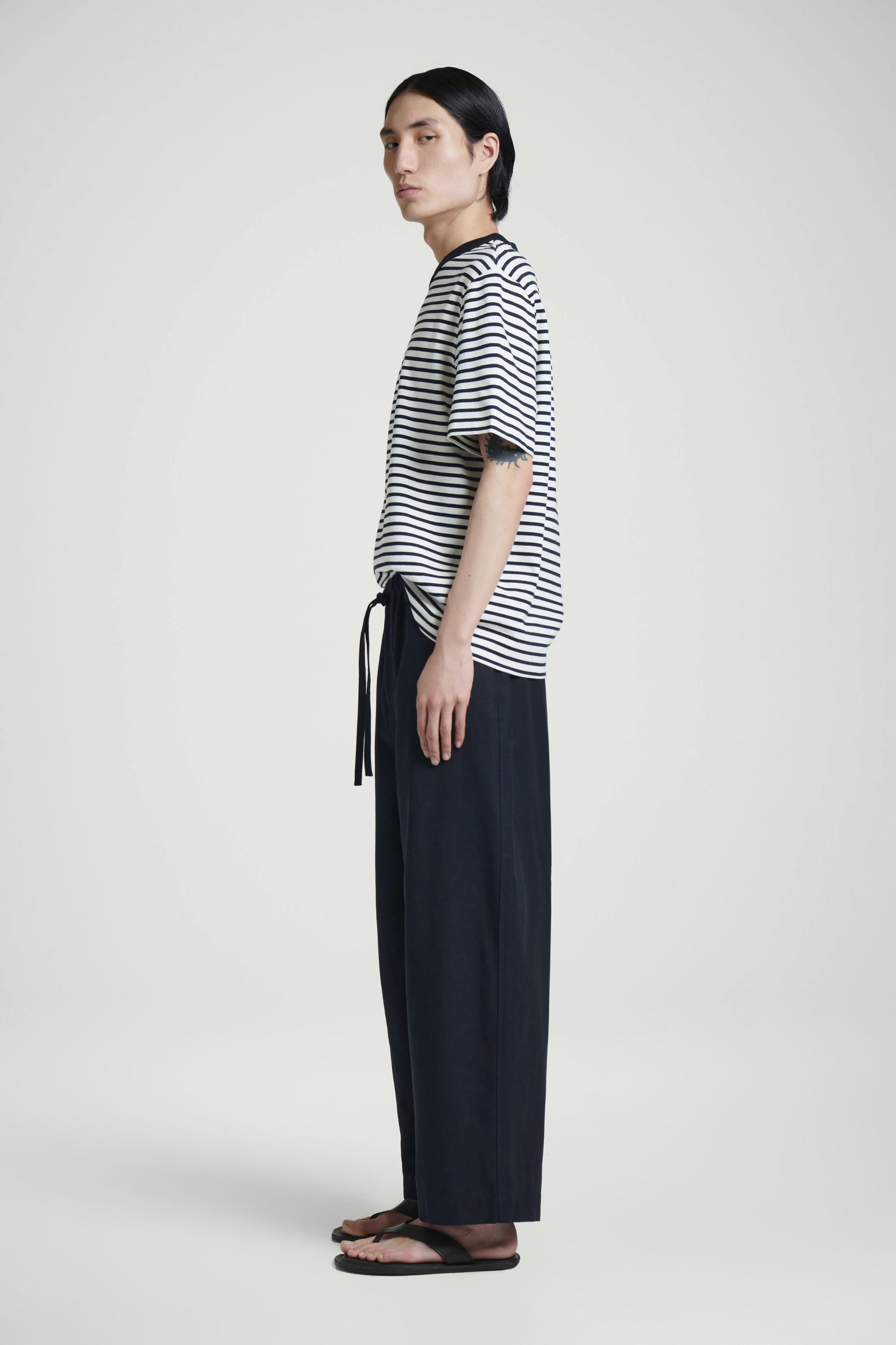 BARREL-LEG DRAWSTRING PANTS Product Image