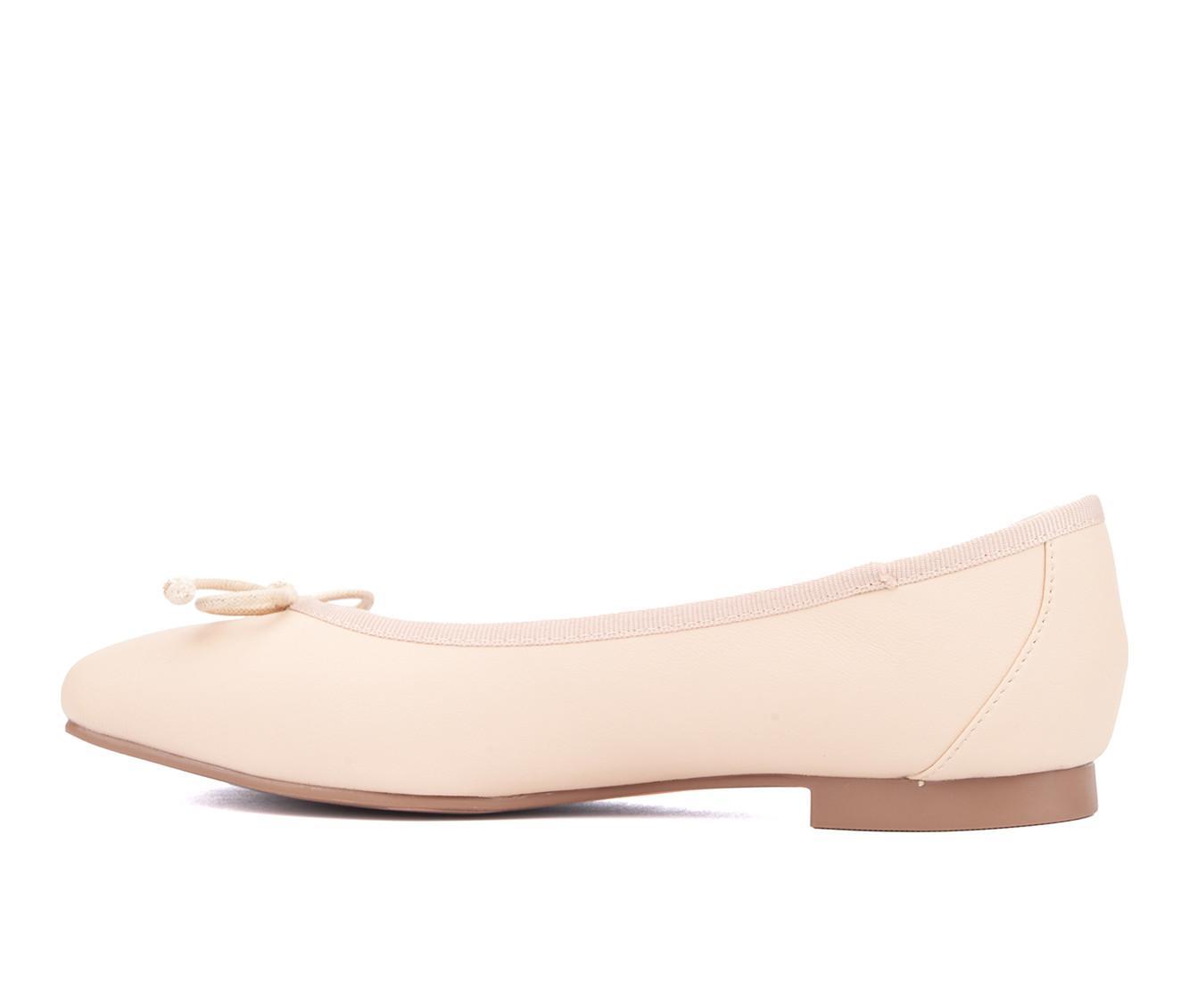 Women's New York and Company Paulina Flats Product Image