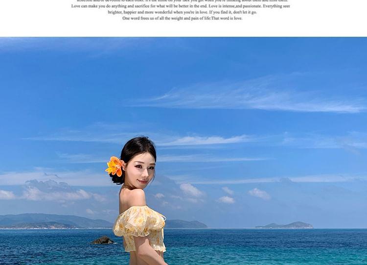 Set: Off-Shoulder Floral Print Shirred Crop Blouse + Low Rise Lace Trim Paneled Midi A-Line Skirt Product Image