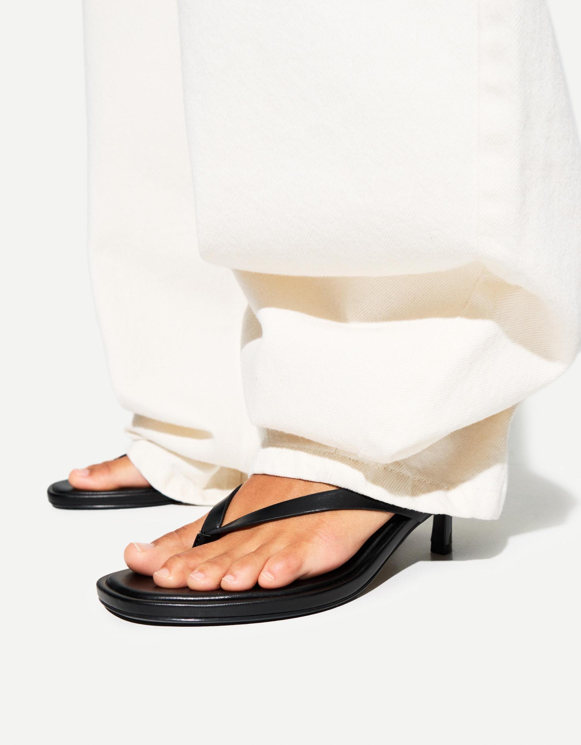 Kitten-heel sandals Product Image