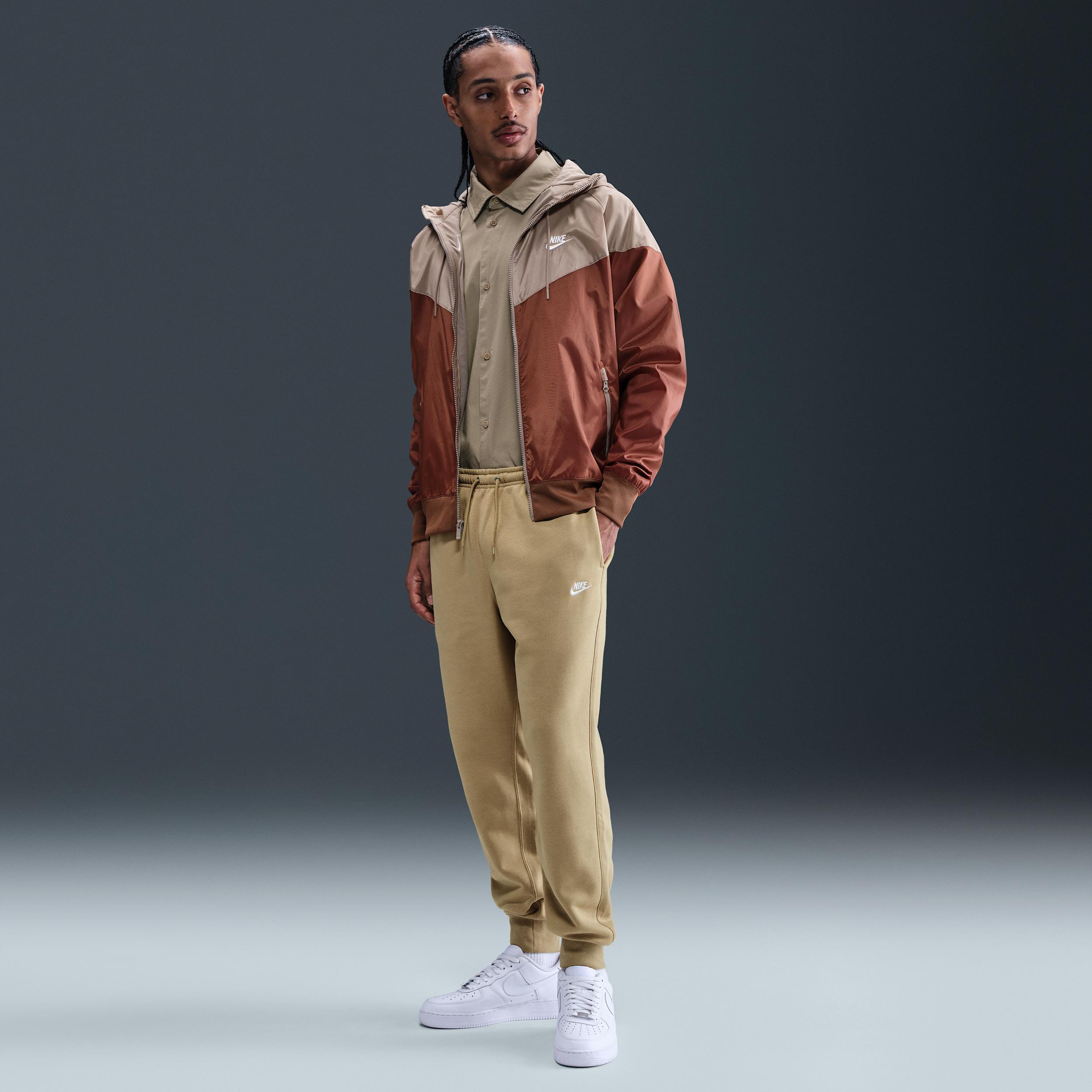 Nike Men's Club Jogger Pants Product Image