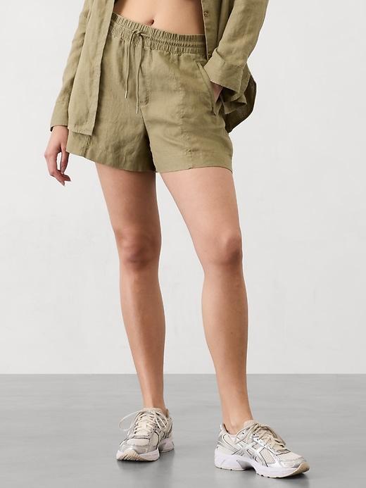 Retreat Linen Mid Rise Short Product Image