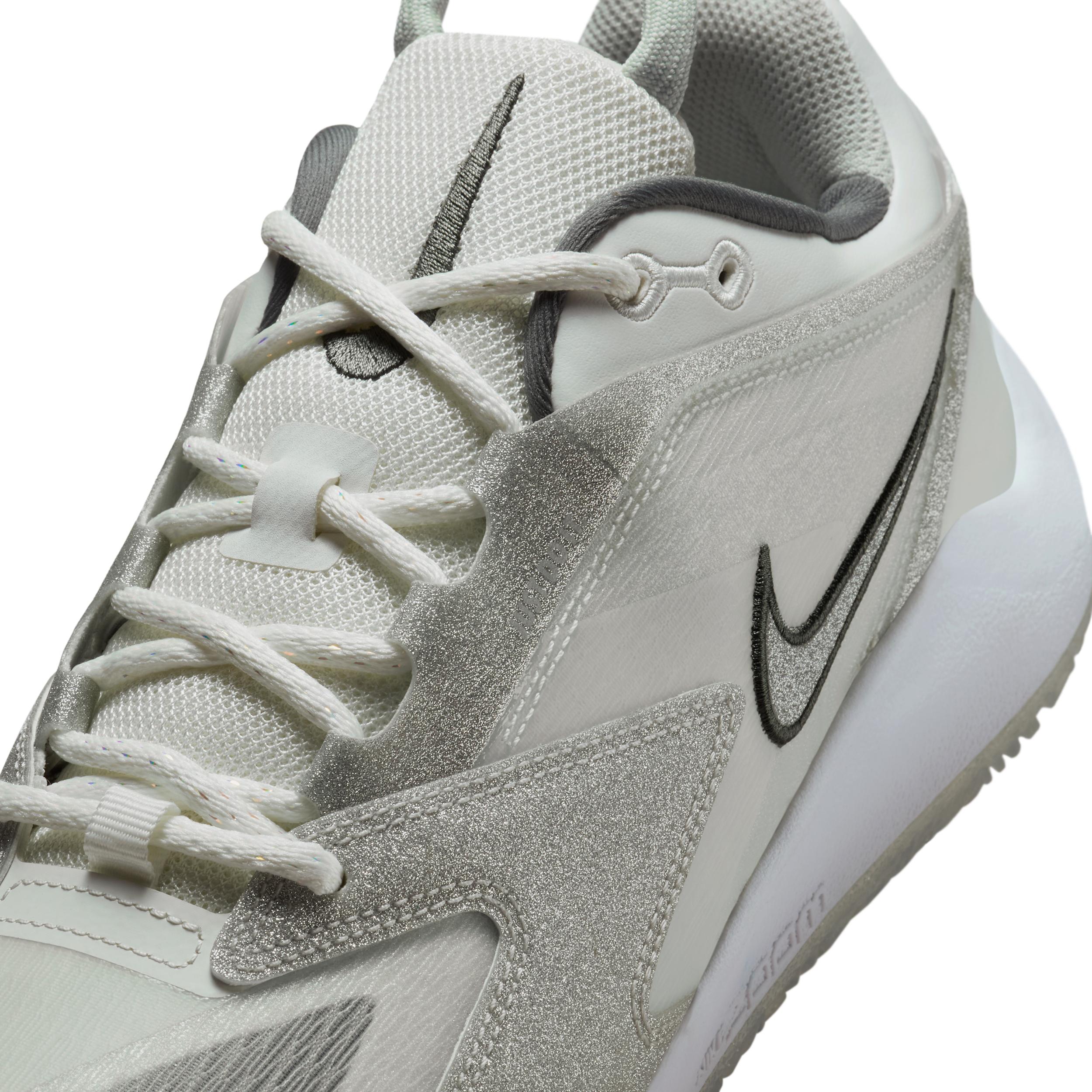 Nike Women's HyperAce 3 SE Volleyball Shoes Product Image