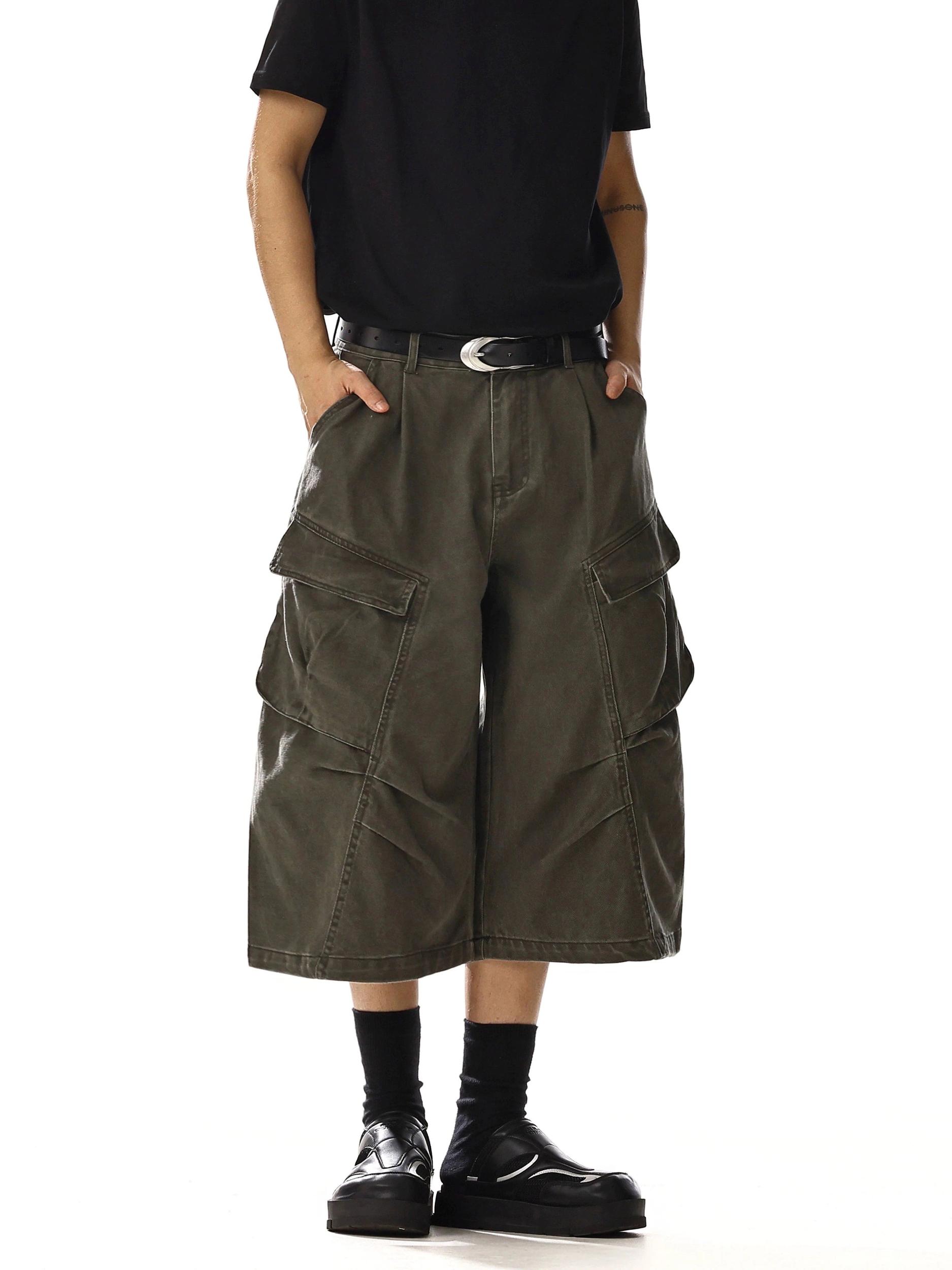 RT No. 18233 CARGO MULTI POCKET SHORTS Product Image