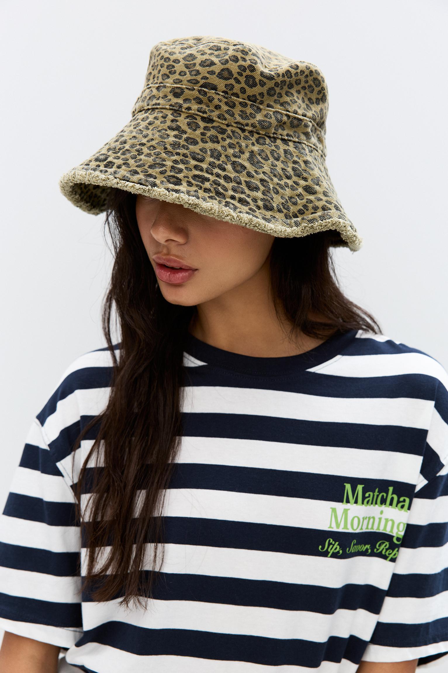Leopard print bucket hat Product Image
