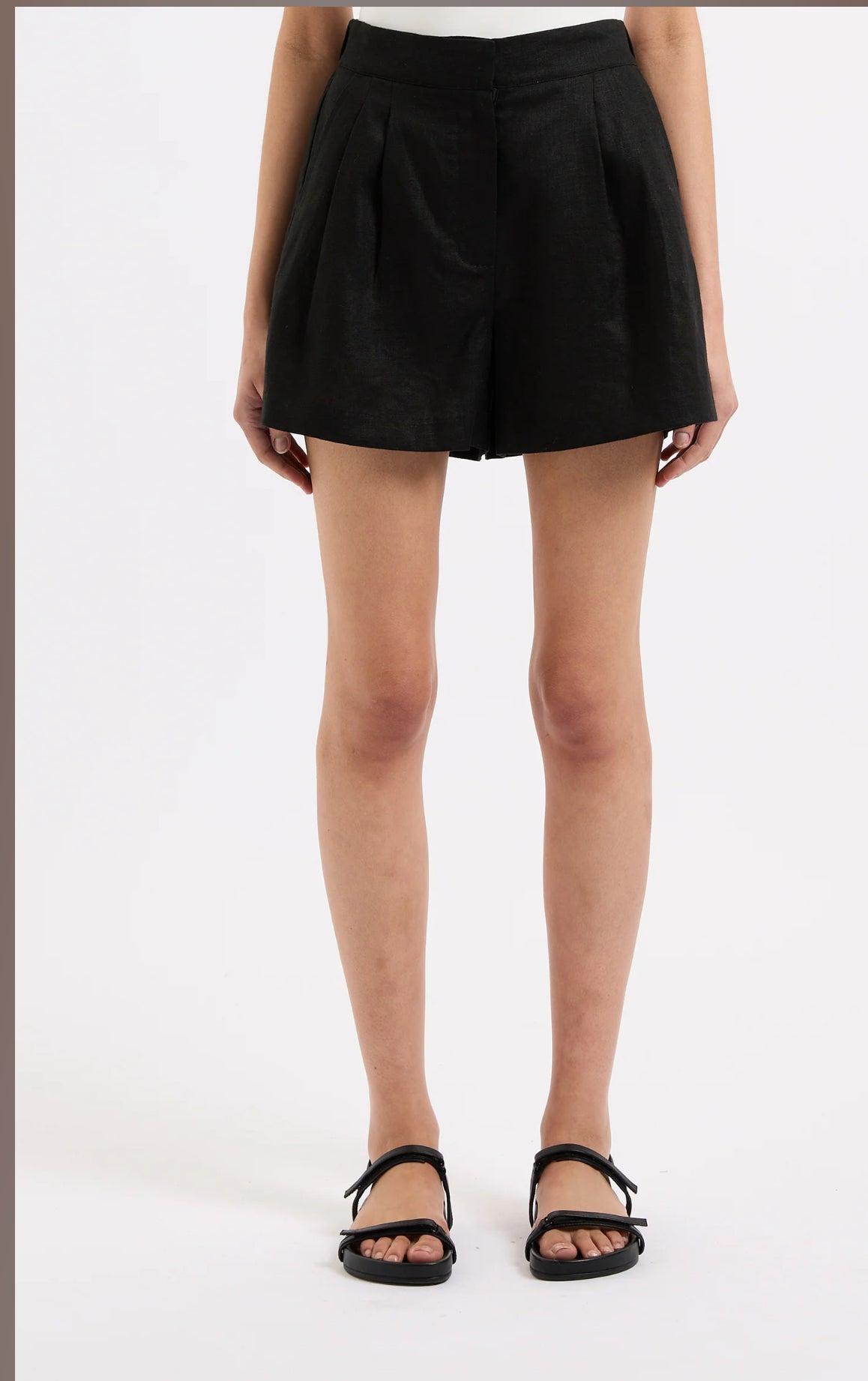 Thilda Short Product Image