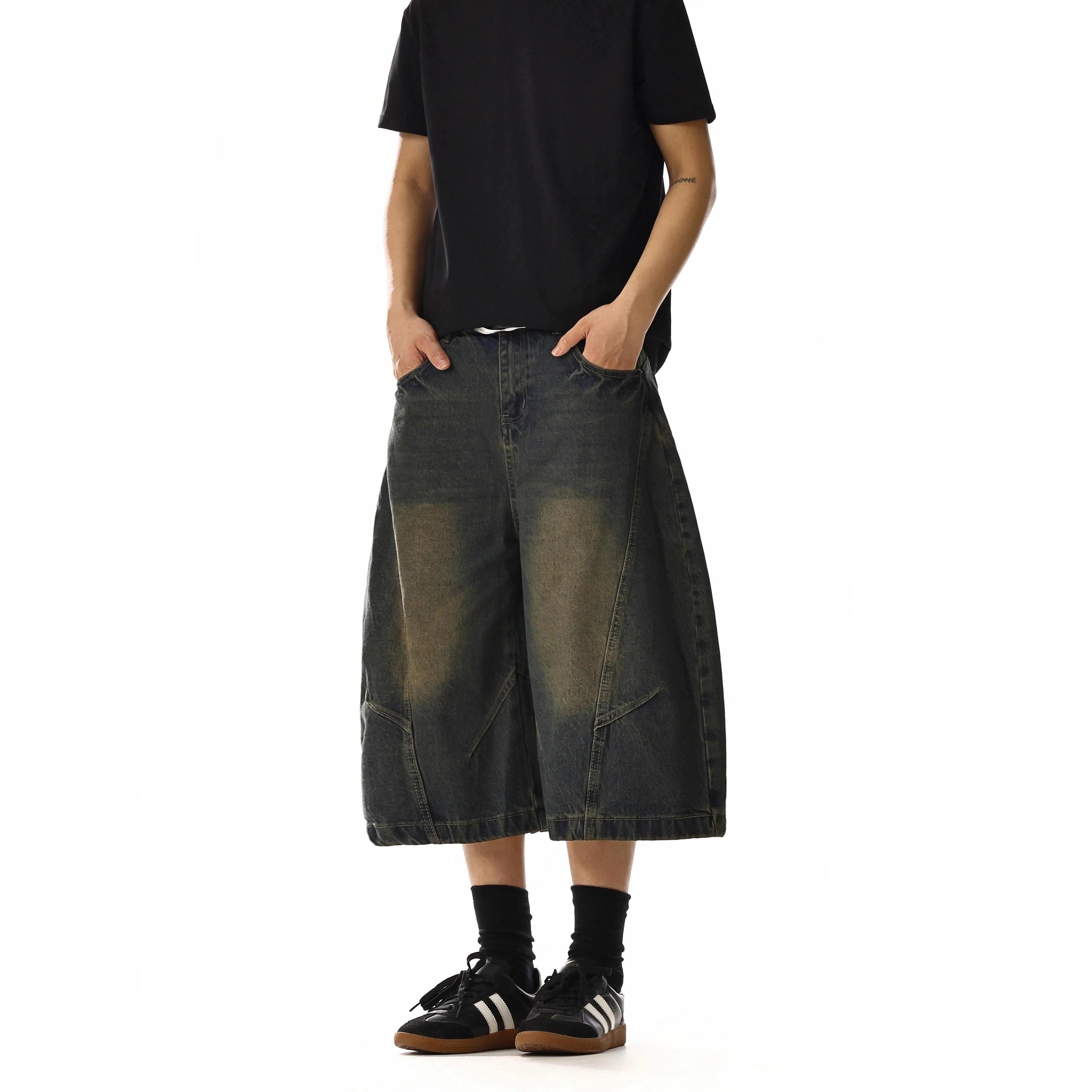 RT No. 18163 RECONSTRUCTED DENIM SHORTS Product Image