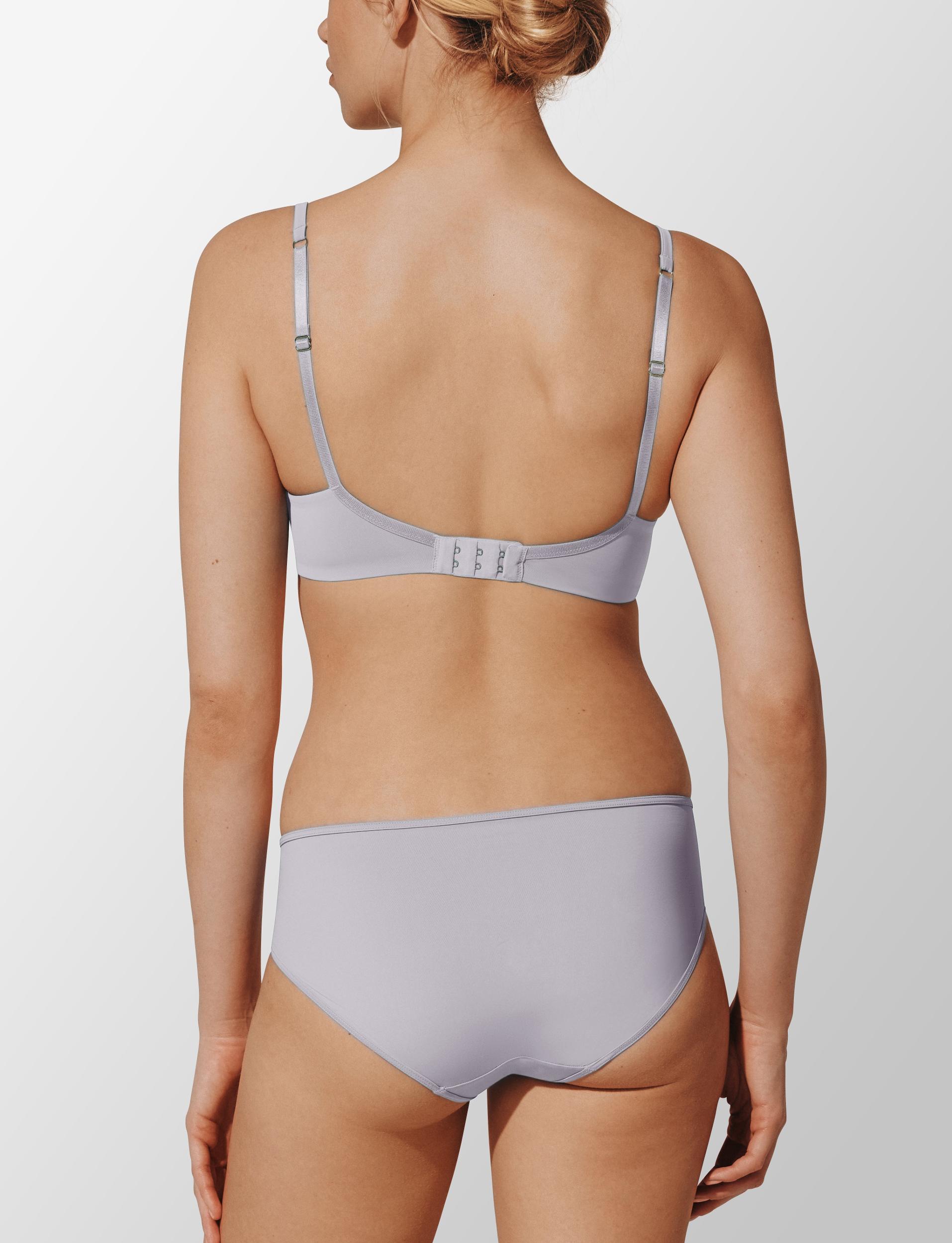 24/7® Classic Uplift Plunge Bra Product Image