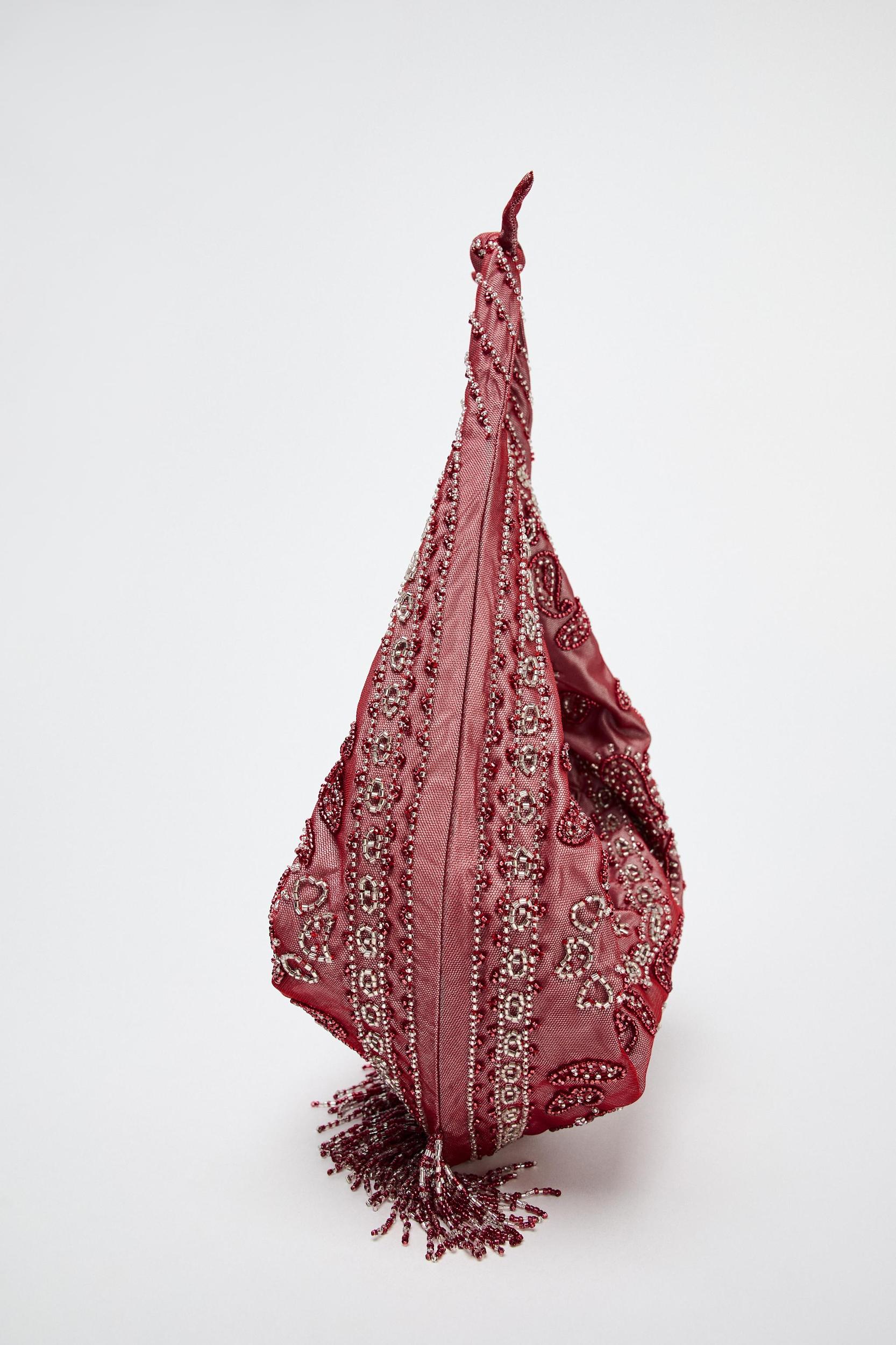 BEADED WOVEN BAG Product Image