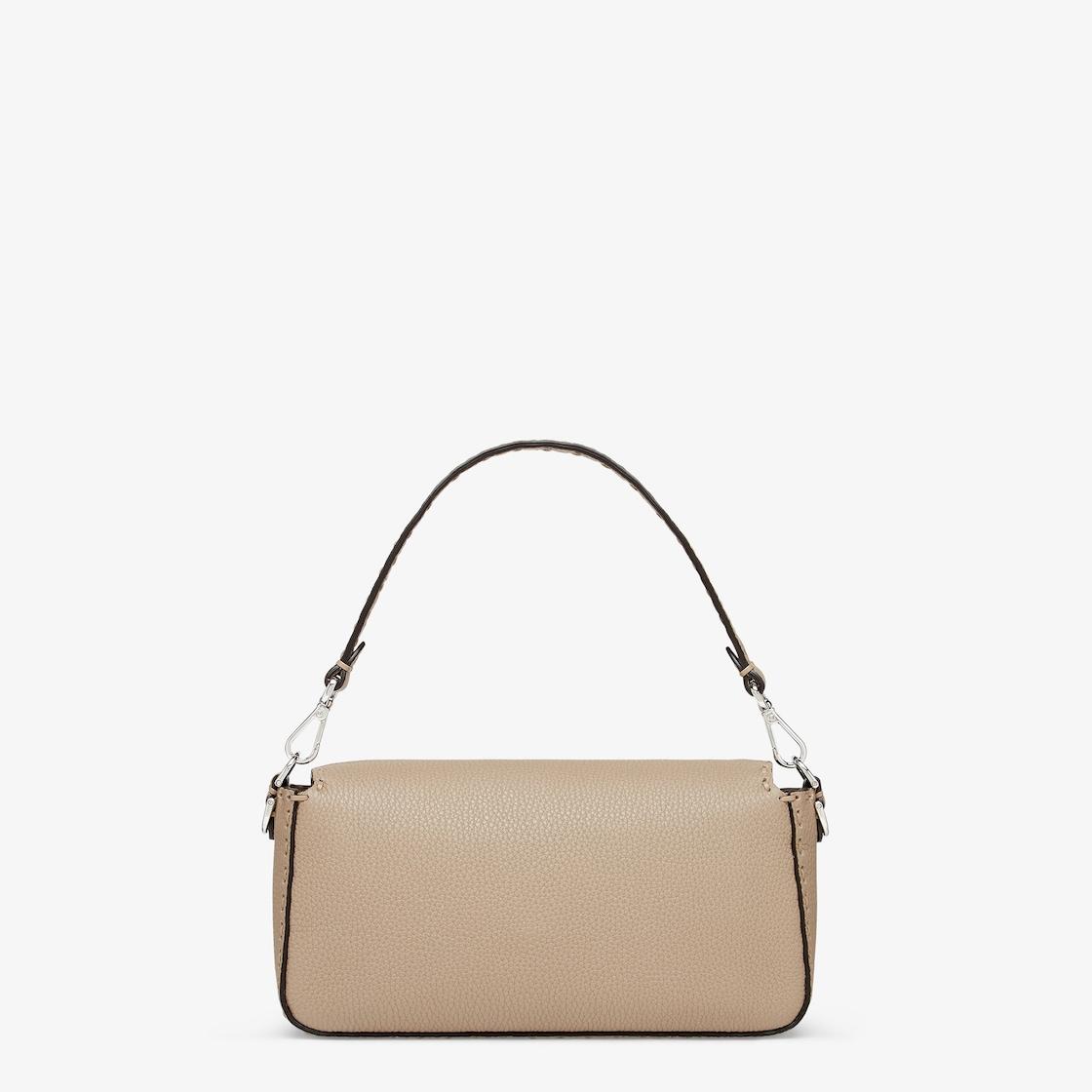 BaguetteDove gray Selleria bag with 612 hand-sewn topstitches Product Image