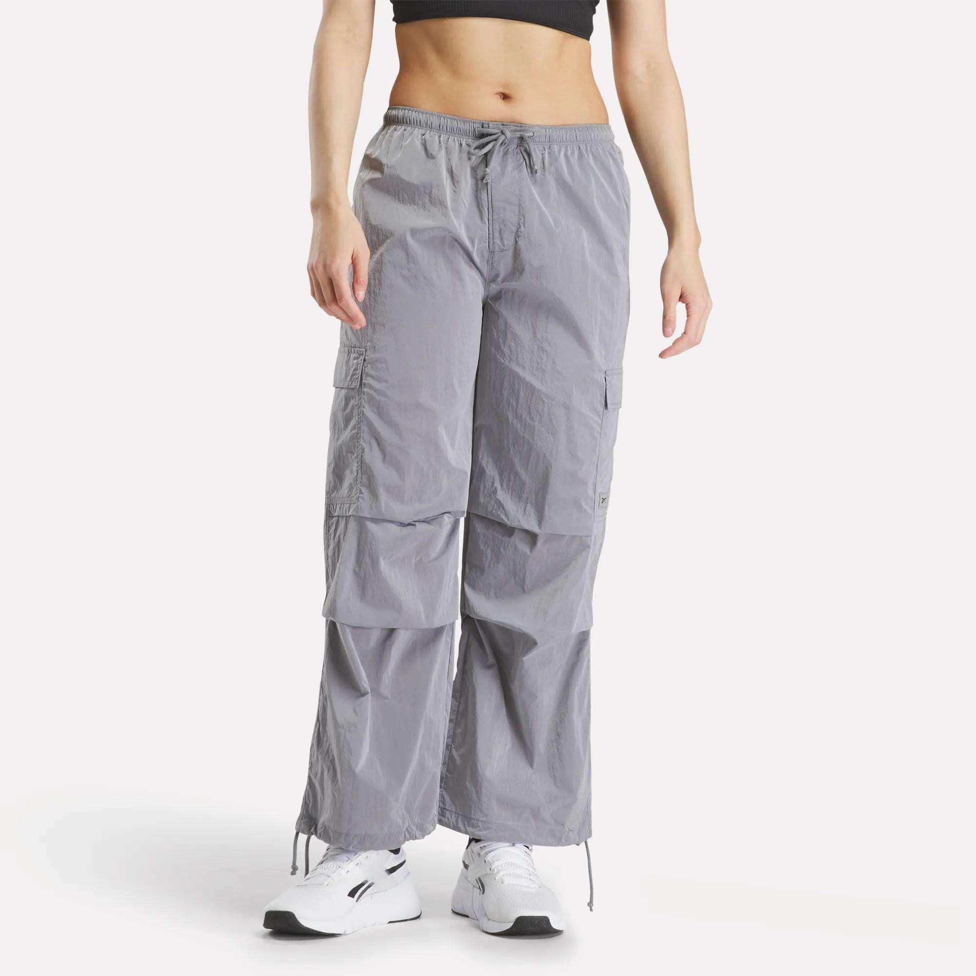 Women's Studio Style Cargo Pants Female Product Image