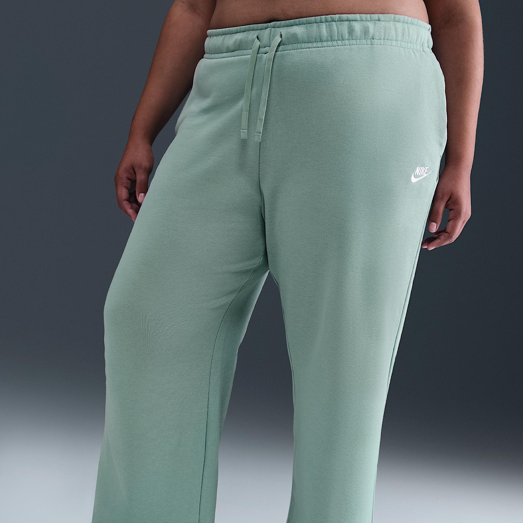 Nike Sportswear Club Fleece Women's Mid-Rise Wide-Leg Sweatpants (Plus Size) Product Image