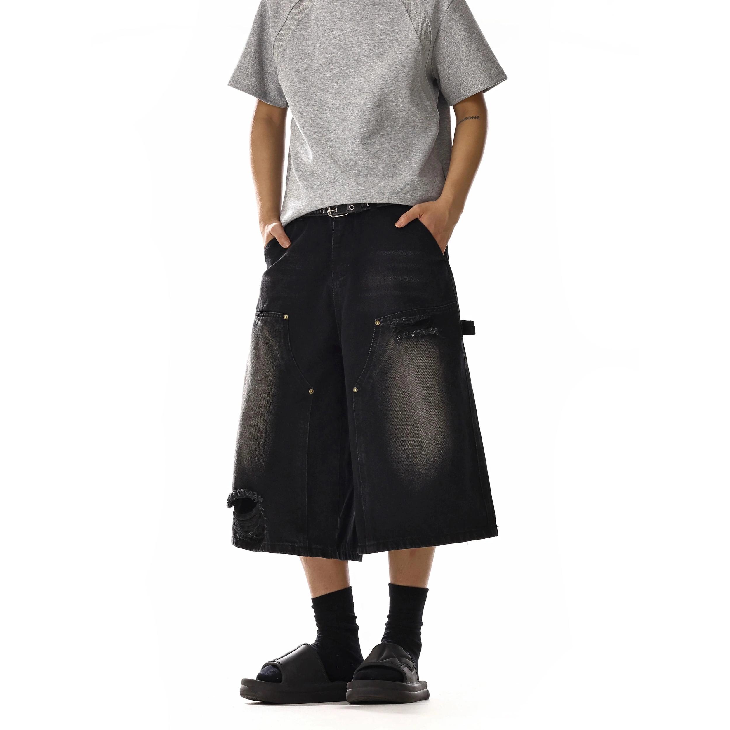 RT No. 18118 DISTRESSED WORKWEAR SHORTS Product Image