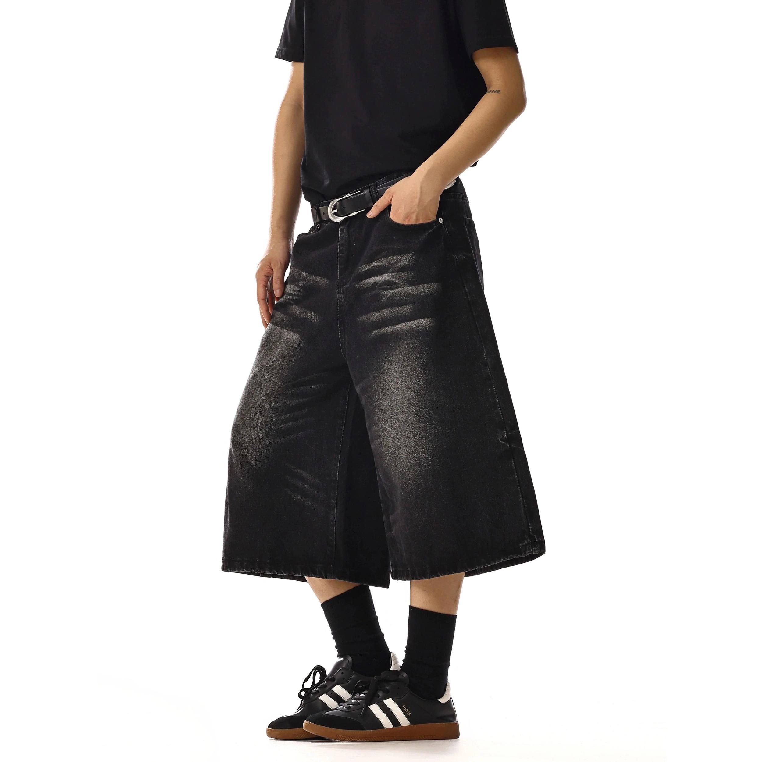 RT No. 18222 WASHED DENIM SHORTS Product Image