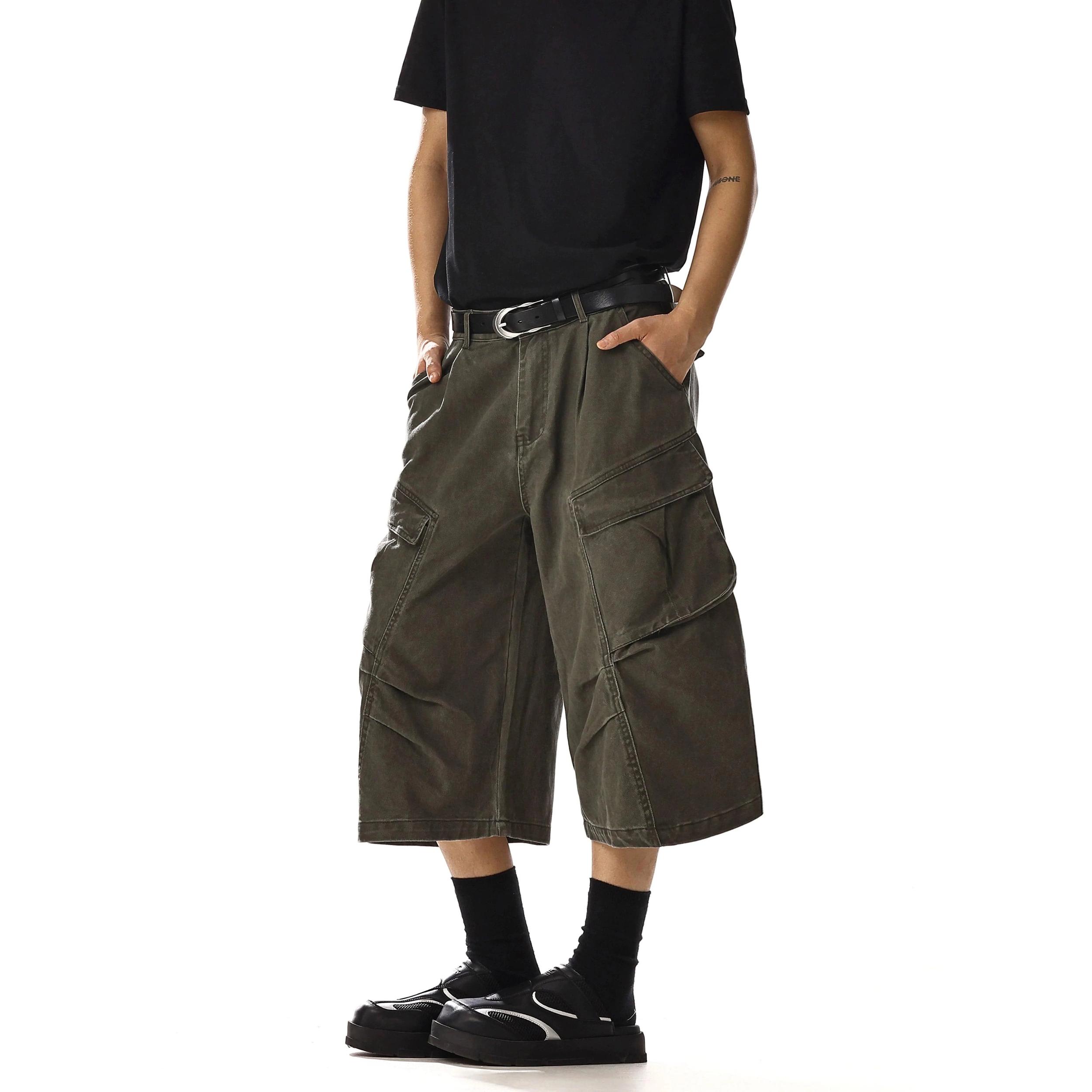 RT No. 18232 CARGO MULTI POCKET SHORTS Product Image
