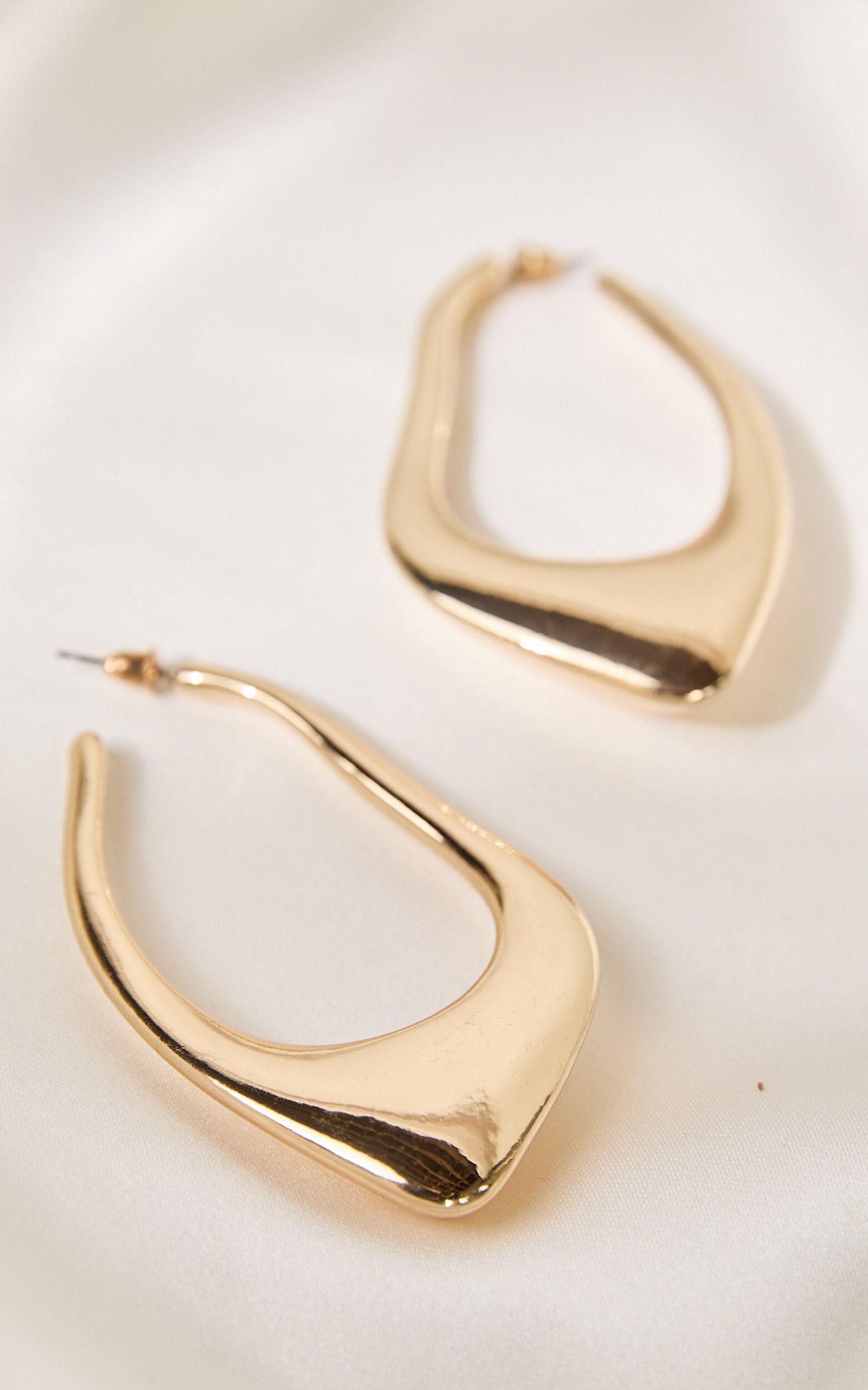 Diana Earrings in Gold Product Image