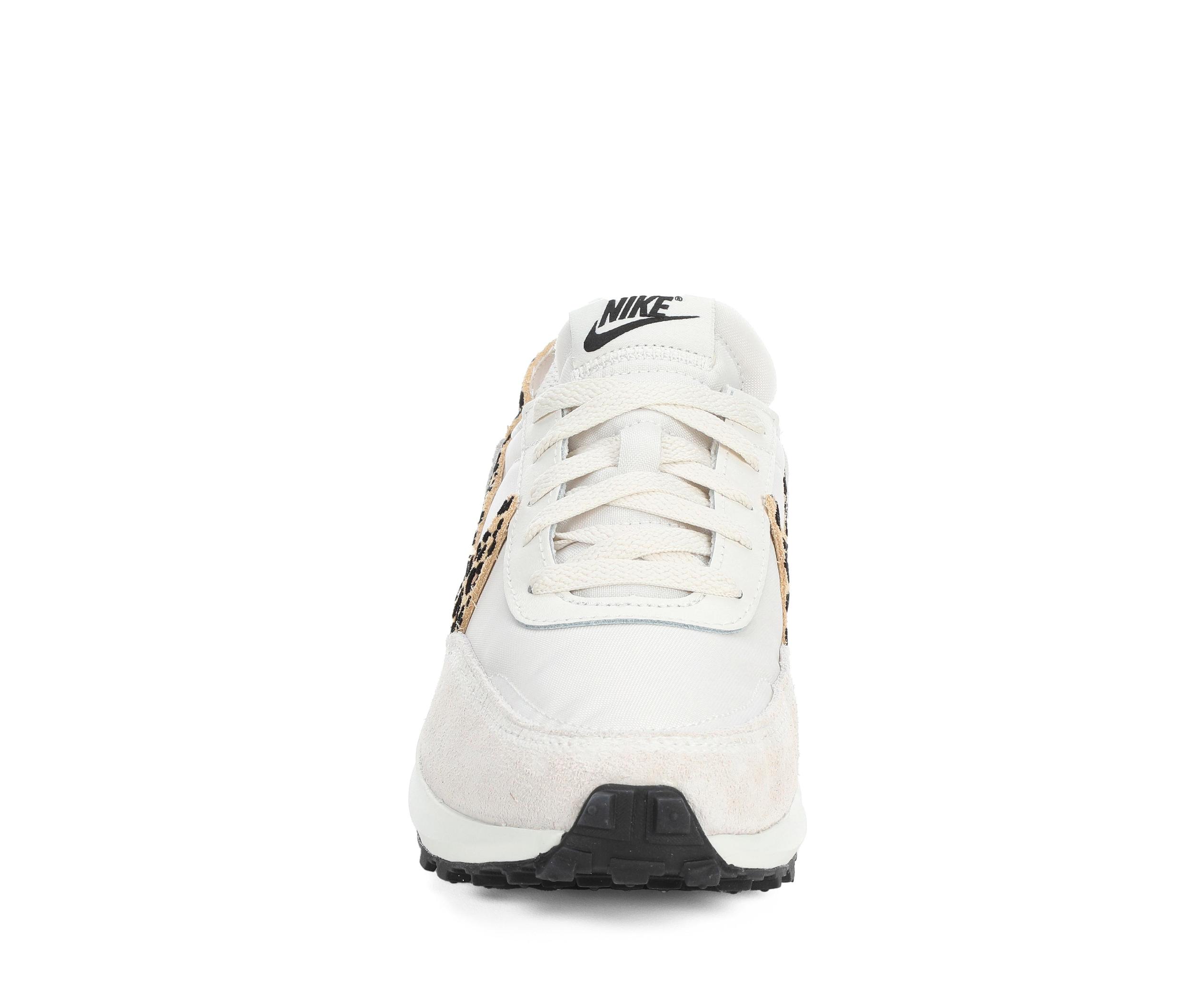Women's Nike Waffle Debut Sneakers Product Image