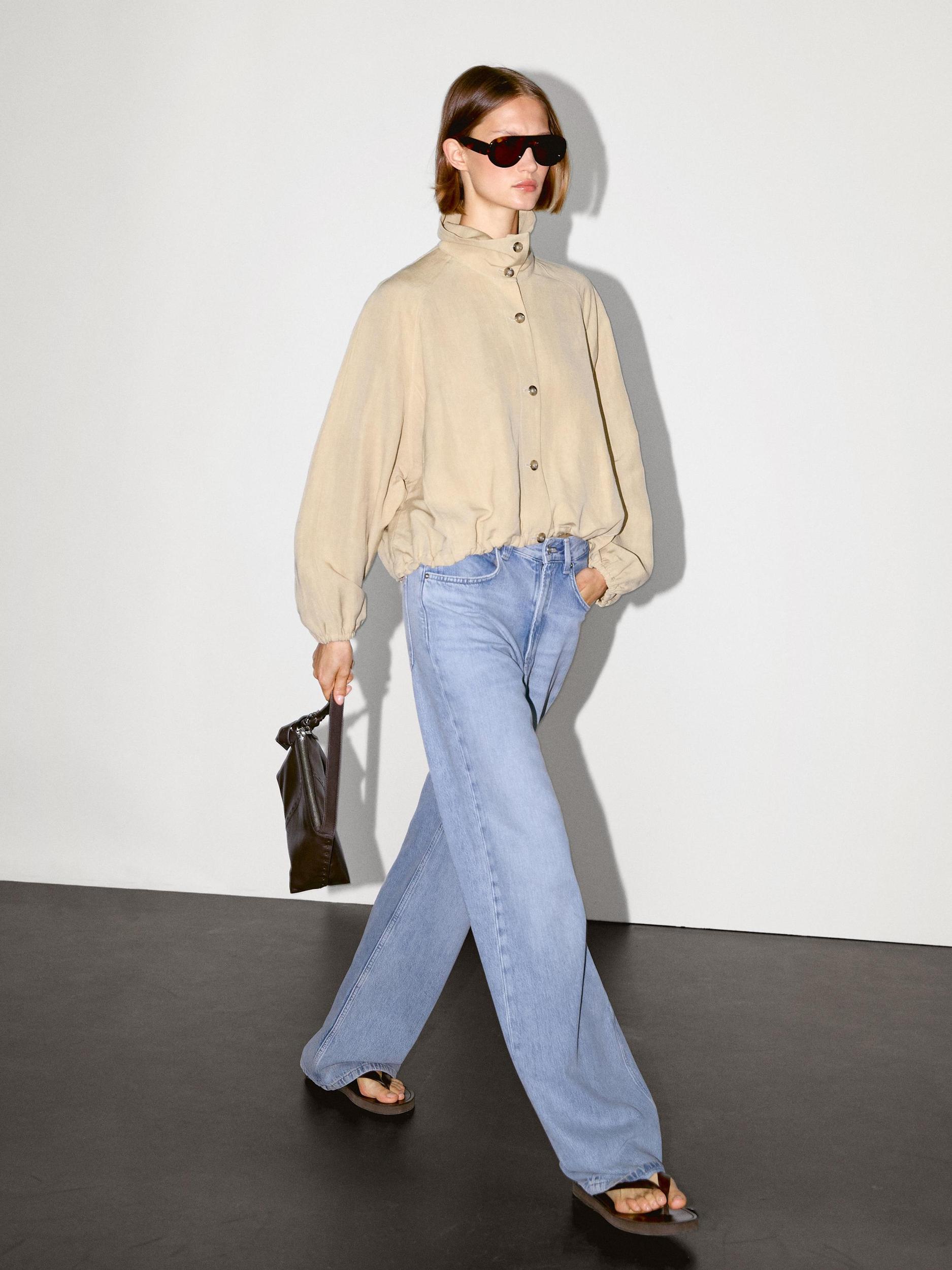 High-waist wide-leg jeans Product Image