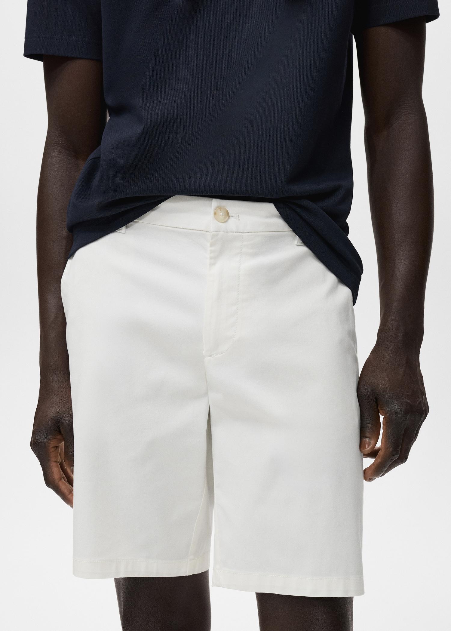 Slim-fit chino cotton bermuda shorts - Men | MANGO USA Product Image