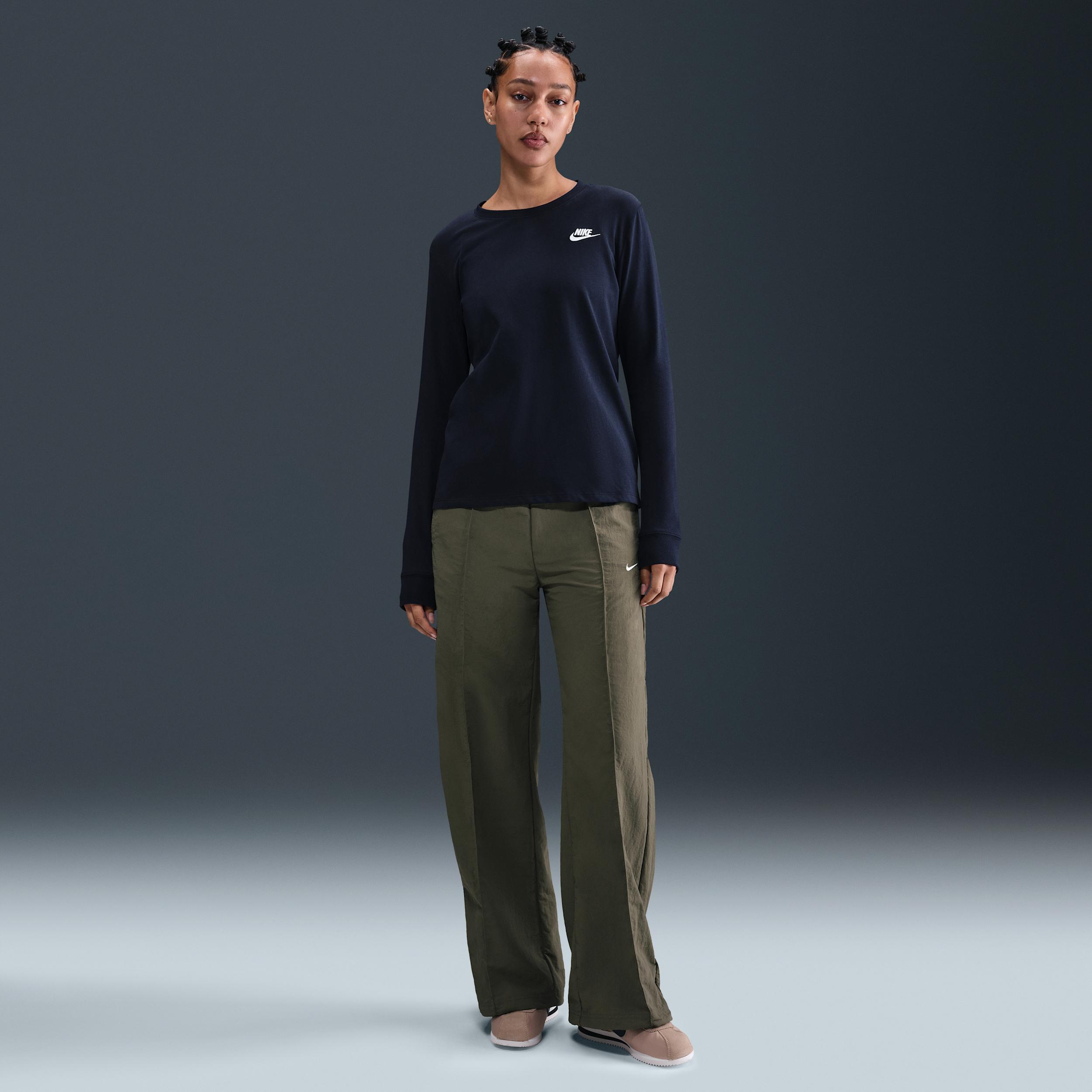 Nike Sportswear Club Women's Long-Sleeve T-Shirt Product Image
