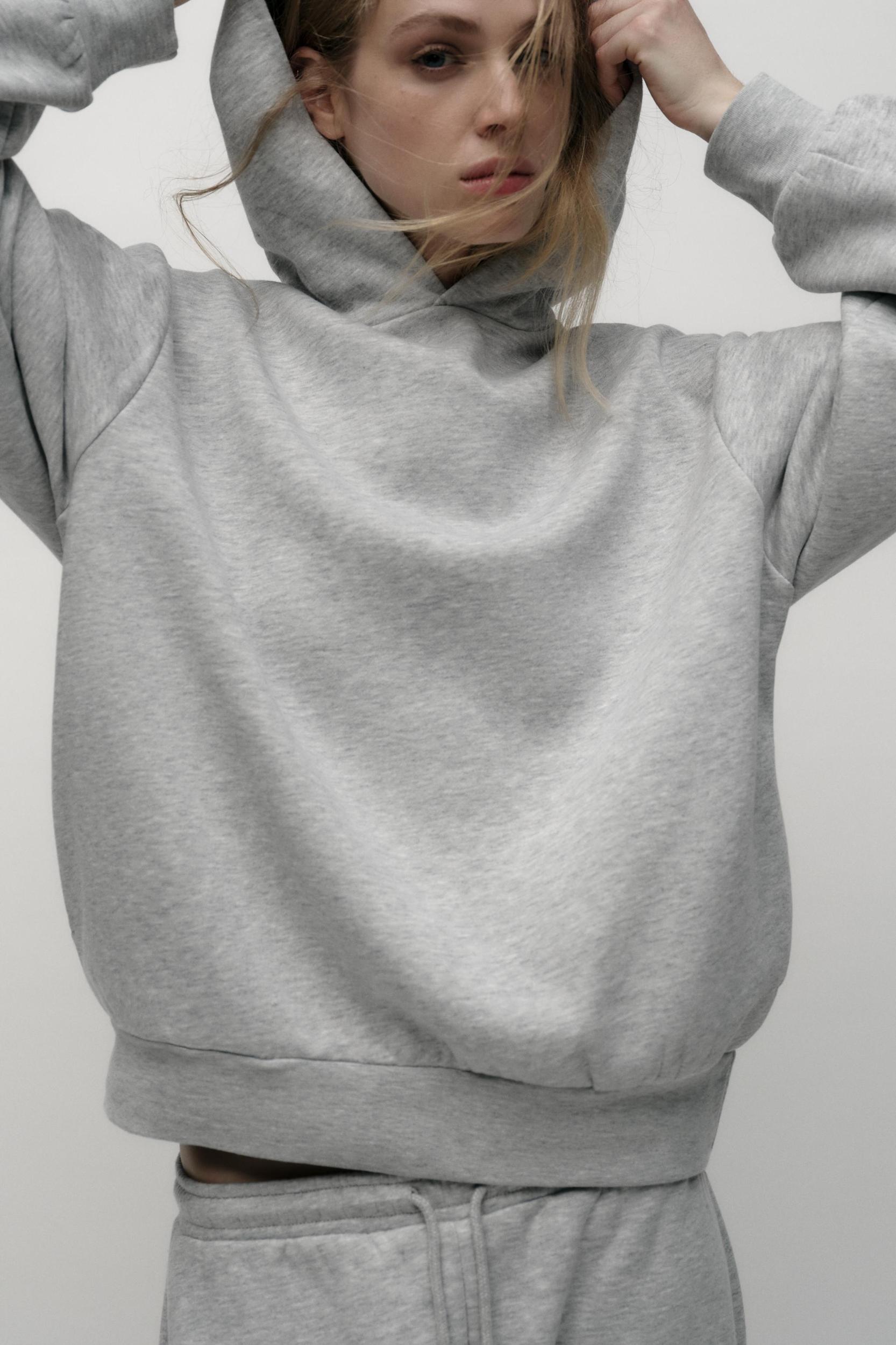 POCKETED HOODIE SWEATSHIRT Product Image