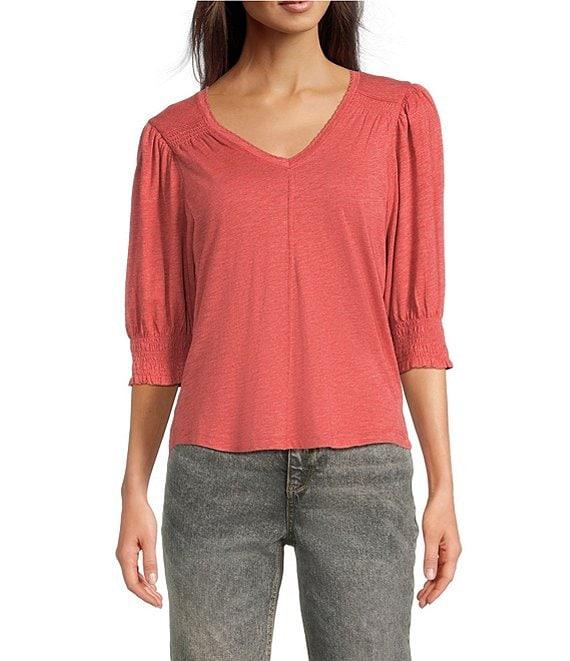 Democracy Petite Size Solid Relaxed Knit V-Neck Elbow Sleeve Top Product Image