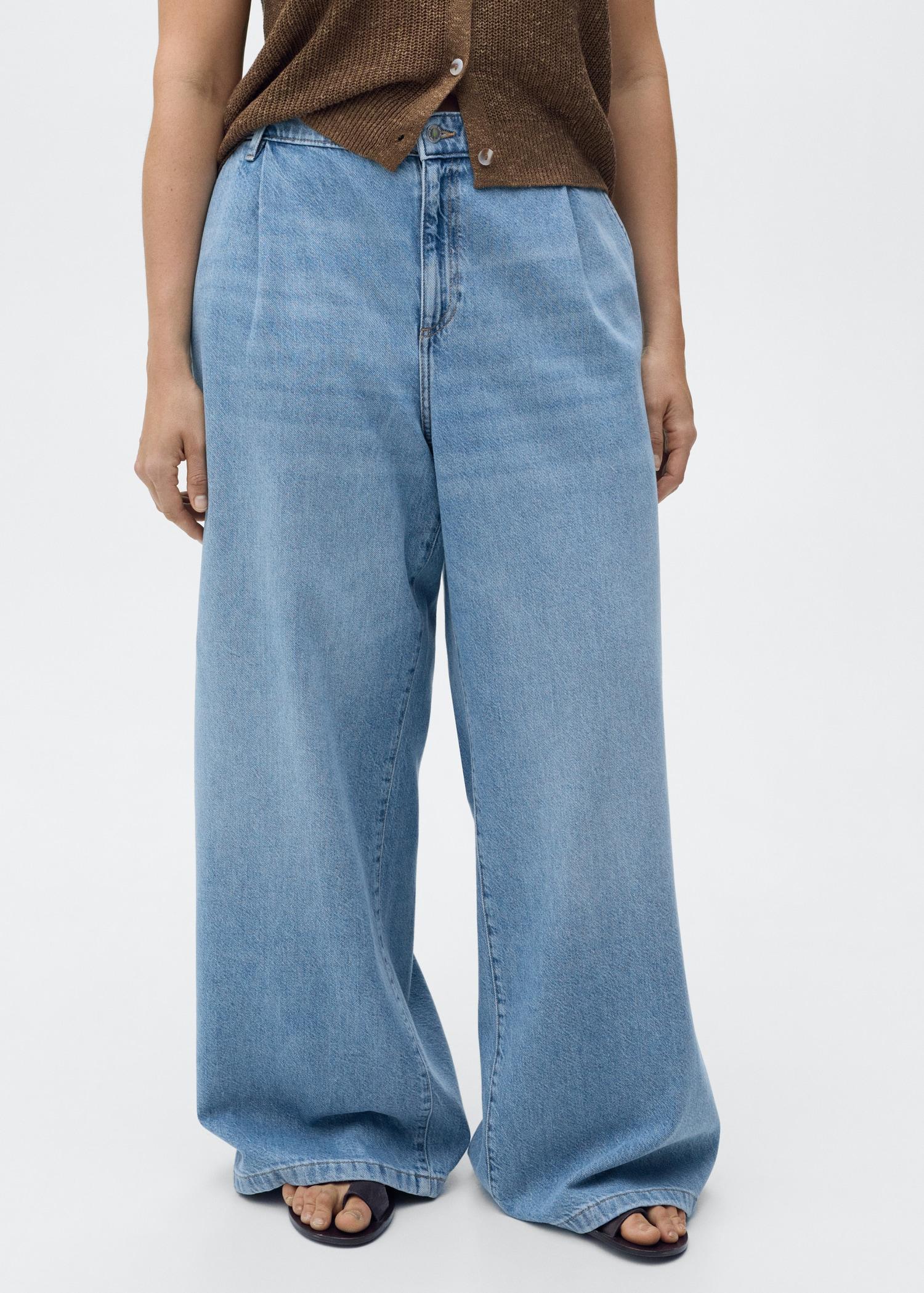 Wide-leg pleated jeans - Women | MANGO USA Product Image