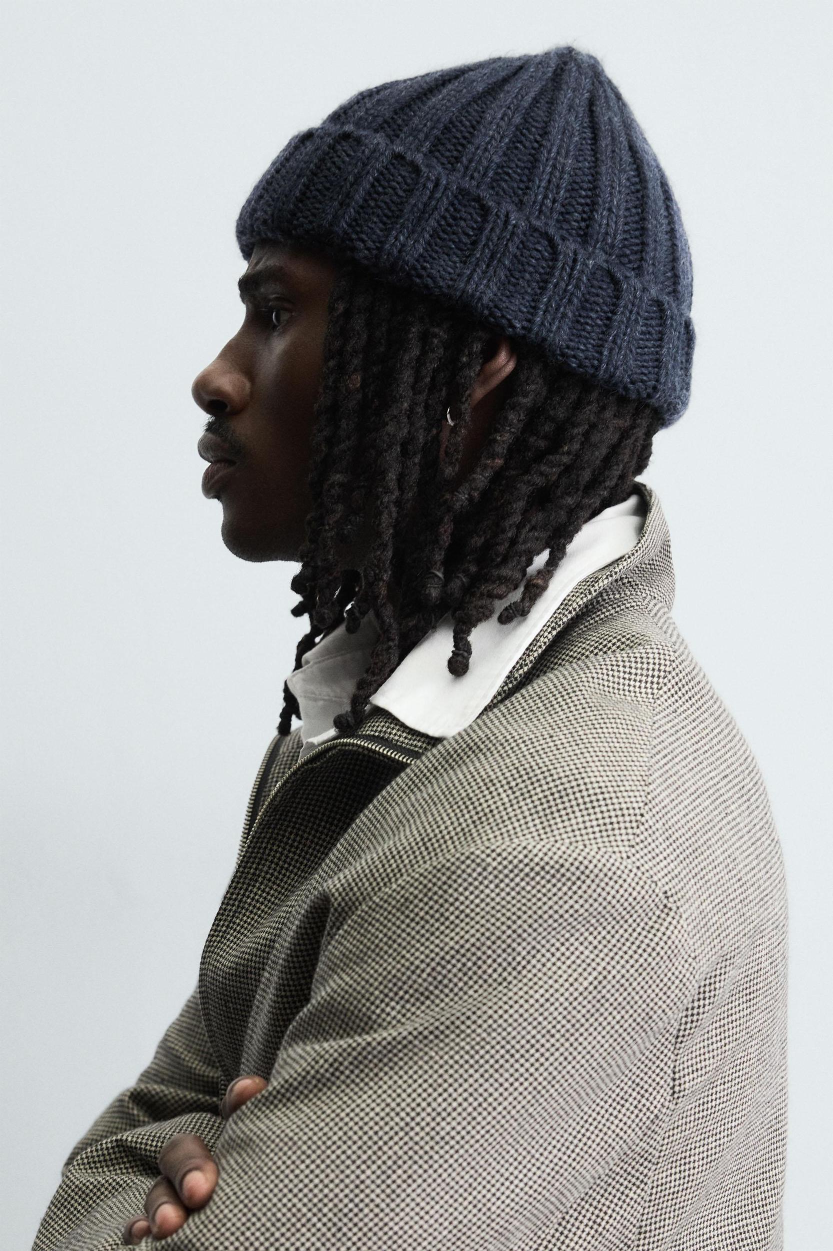RIBBED BEANIE Product Image