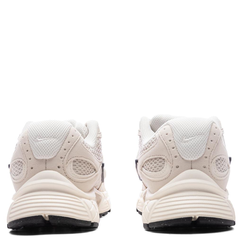 Women's V5 RNR - Light Orewood Brown/Pale Ivory/Black Female Product Image