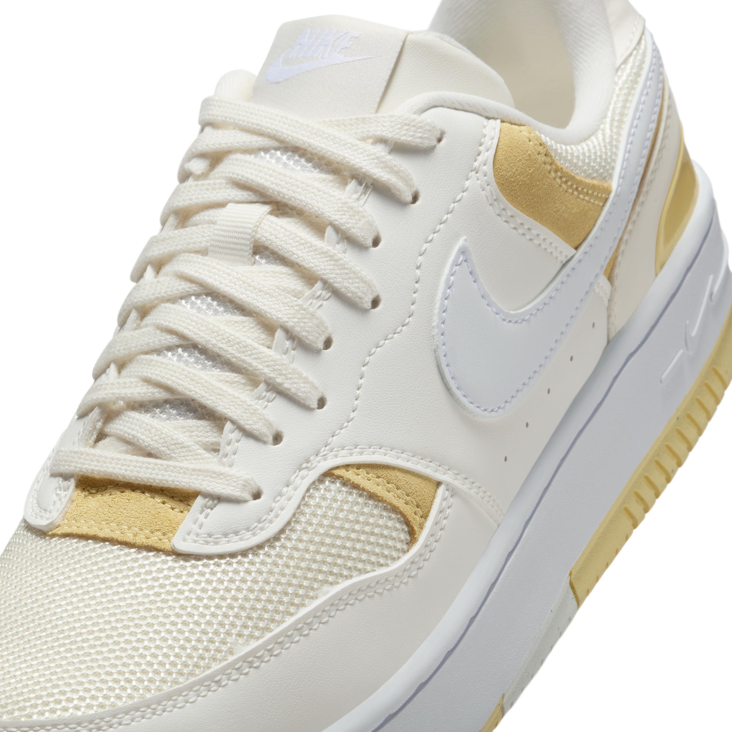 Nike Women's Gamma Force Shoes Product Image