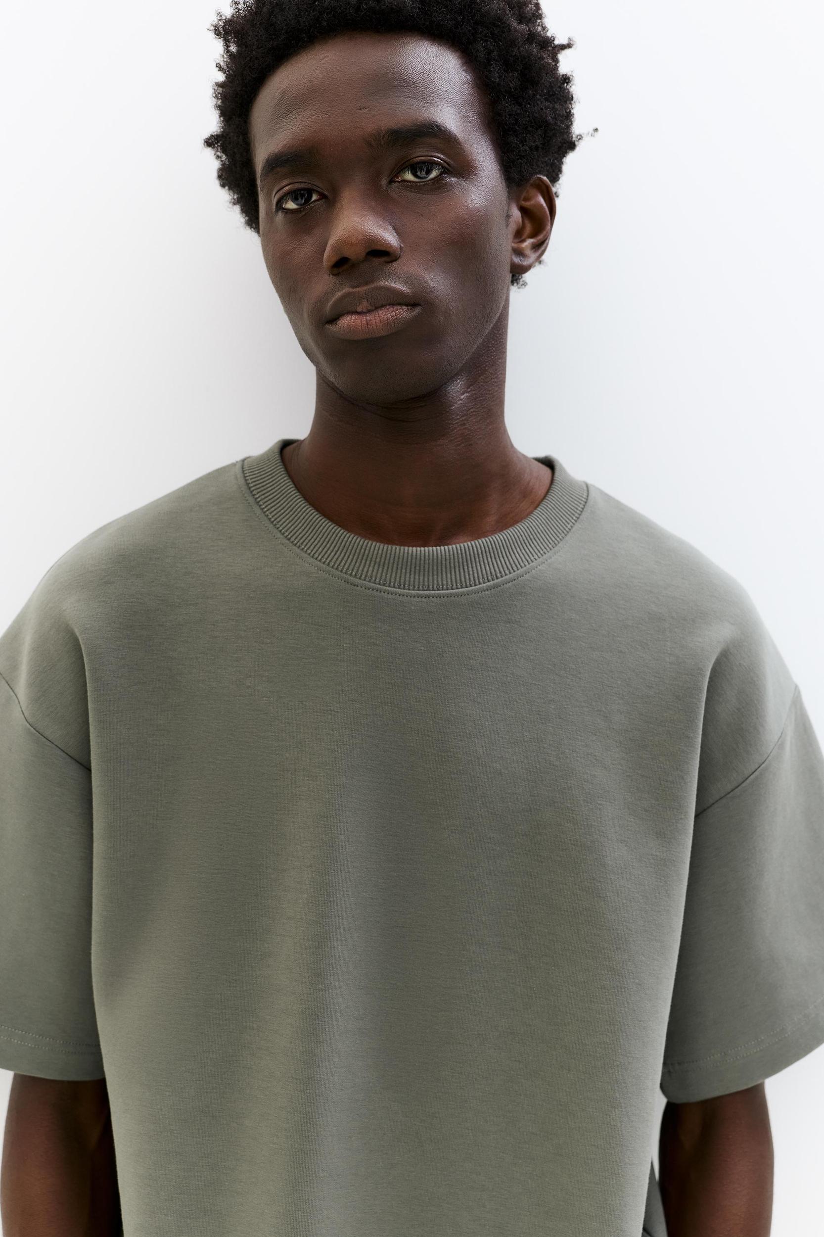 Basic short sleeve sweatshirt Product Image