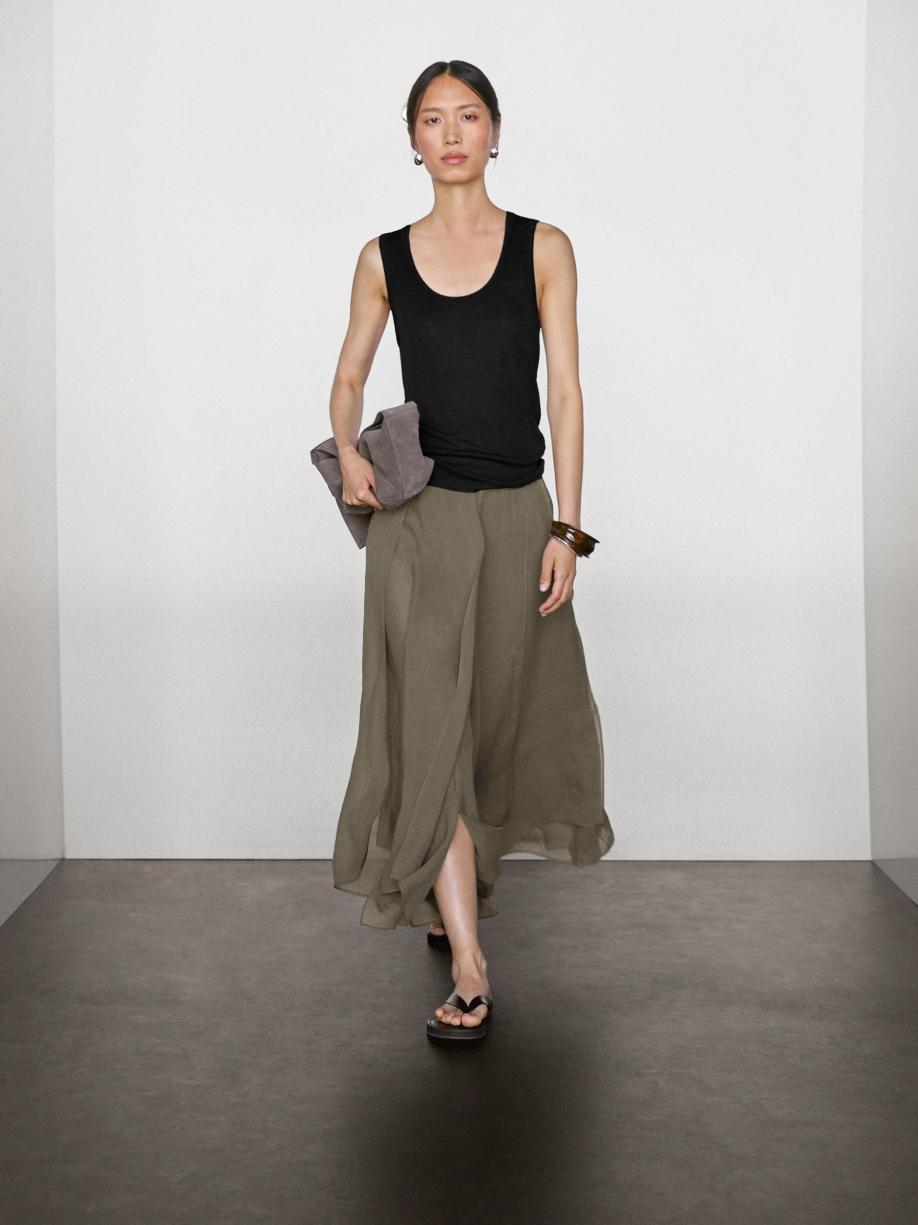 Long flowing skirt with ruffles Product Image