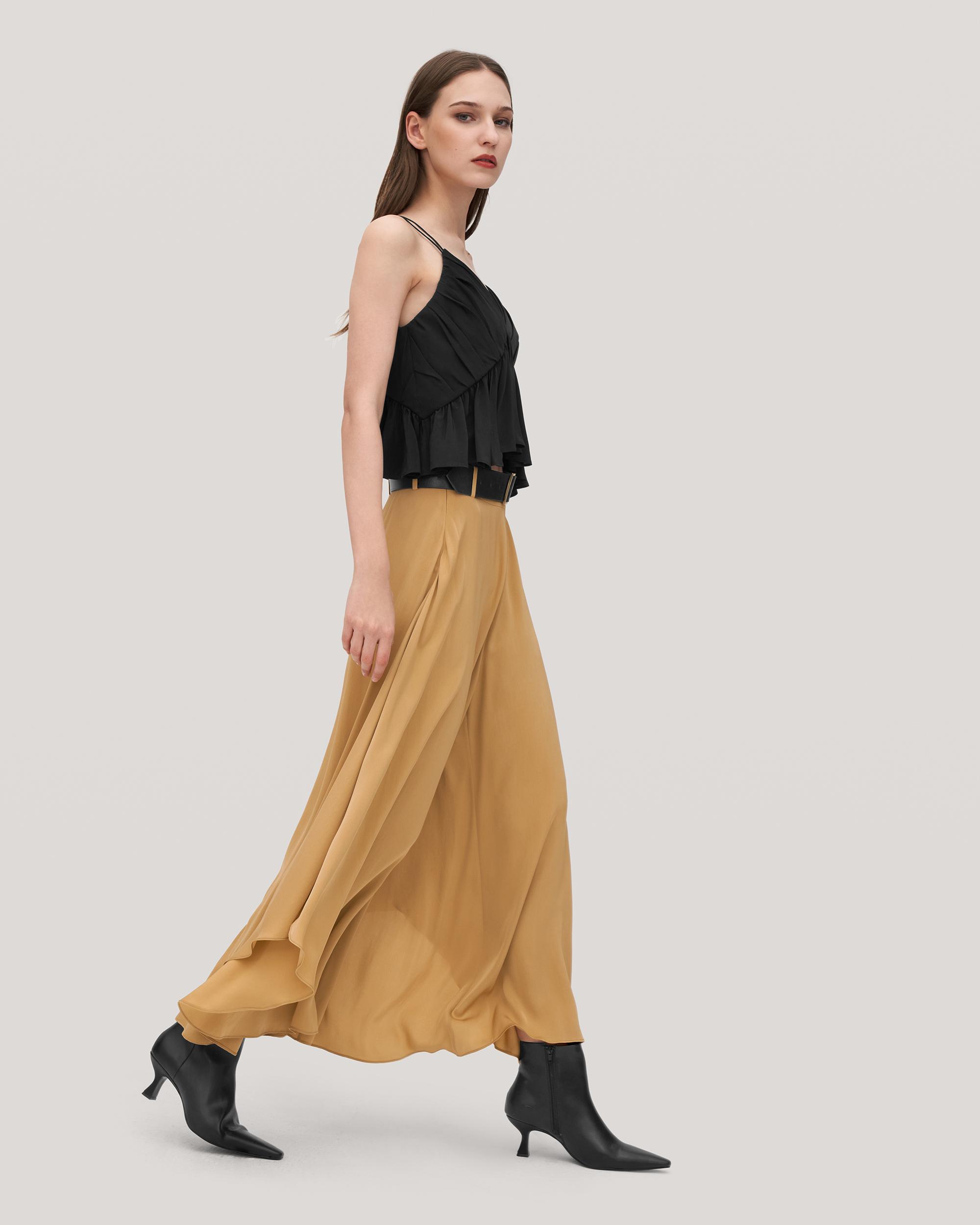 Wide-Legged Silk Fig Pants Product Image