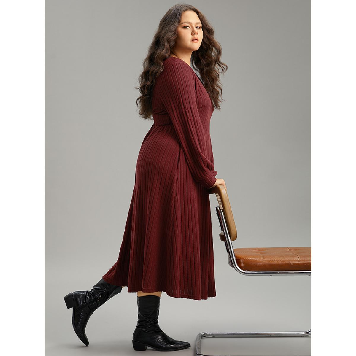 Plus Size Solid Rib Knit Pocket Elastic Waist Dress Scarlet Women Casual Texture V-neck Long Sleeve Curvy Midi Dress BloomChic 12/L Product Image