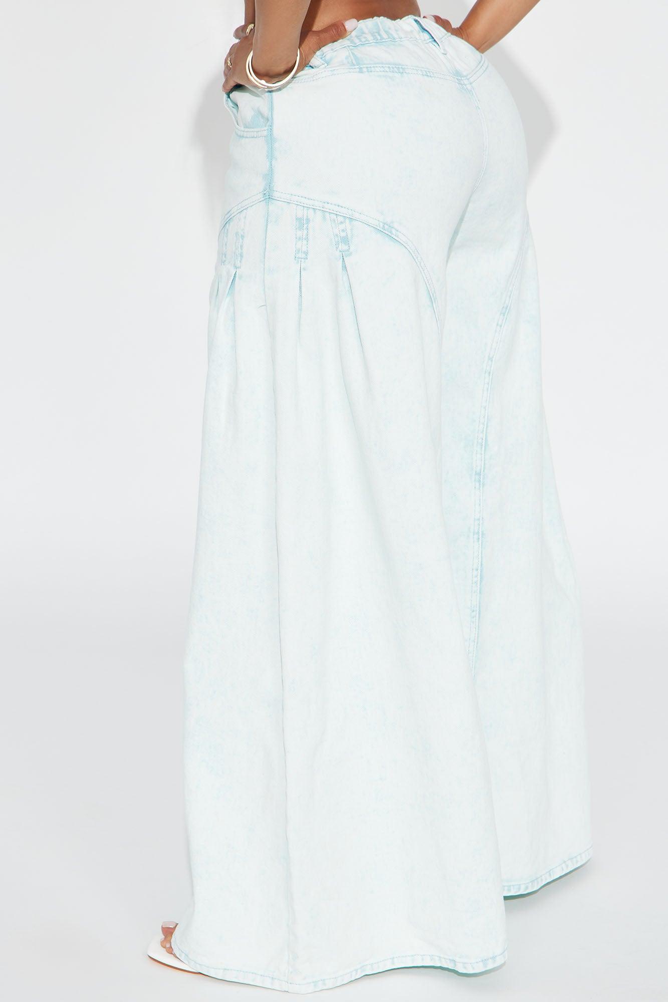 Sunset Beach Wide Leg Jeans - Light Wash Female Product Image