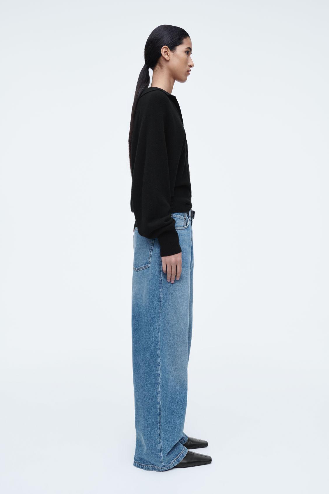 VOLUME WIDE-LEG JEANS Product Image