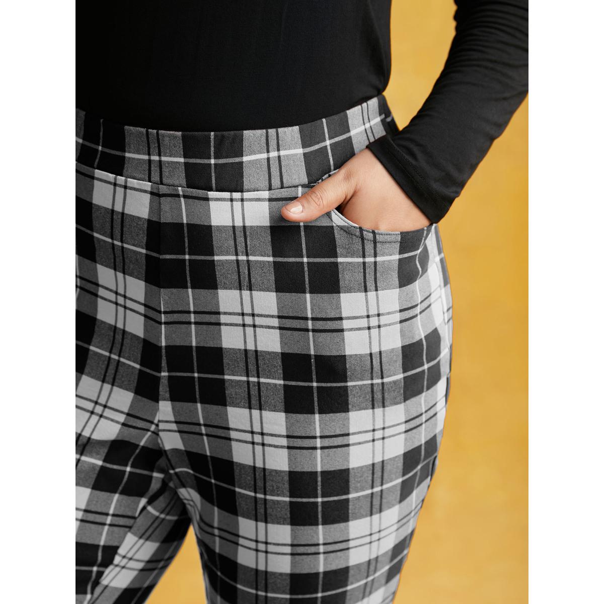 Plus Size Stretchy Plaid Lounge Leggings Women Black Elegant Medium stretch Skinny Mid Rise Everyday Leggings BloomChic 26/4X Product Image