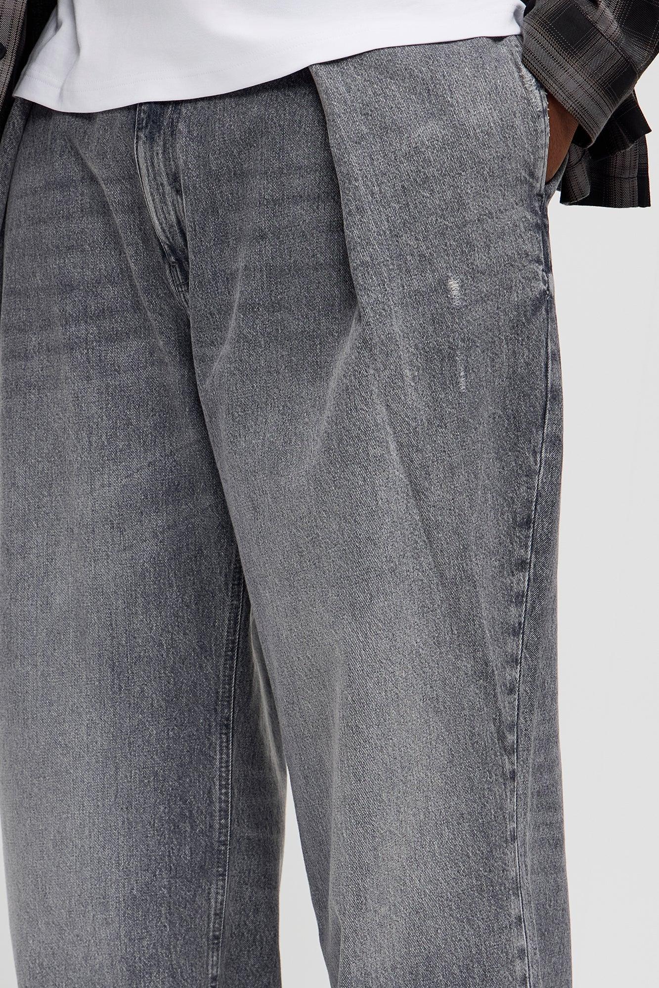 Boxed Pleated Baggy Jeans - Black Wash Product Image