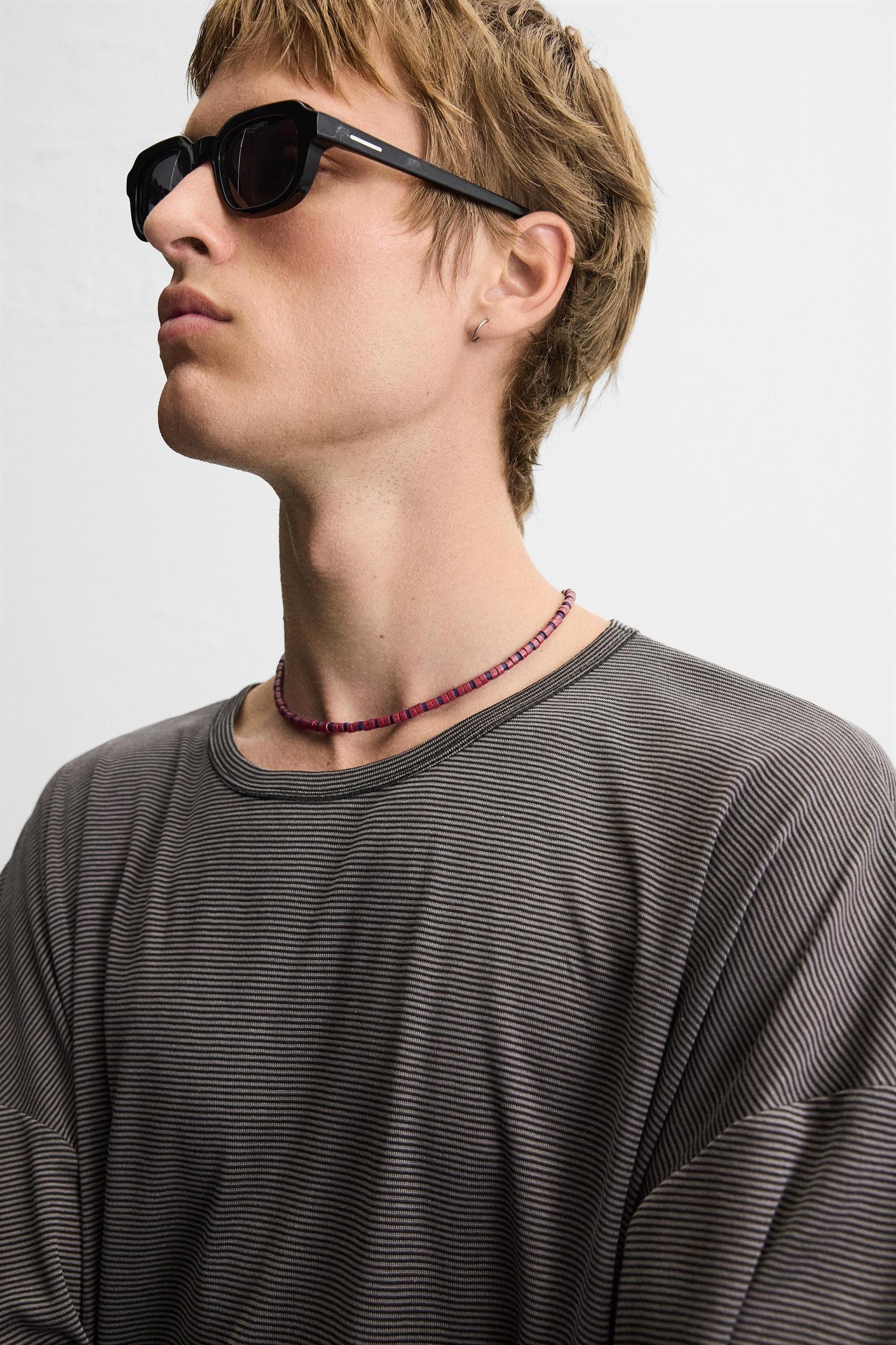 STRIPED T-SHIRT Product Image