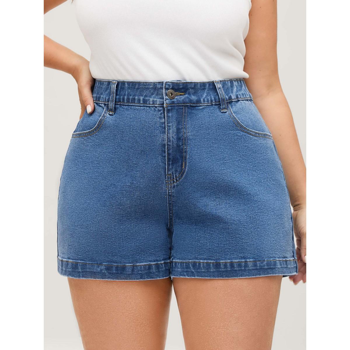 Plus Size Pull-On Stretchy Waist Denim Shorts Women Denimblue Medium stretch Casual Slanted pocket Casual Denim Shorts BloomChic 26/4X Product Image