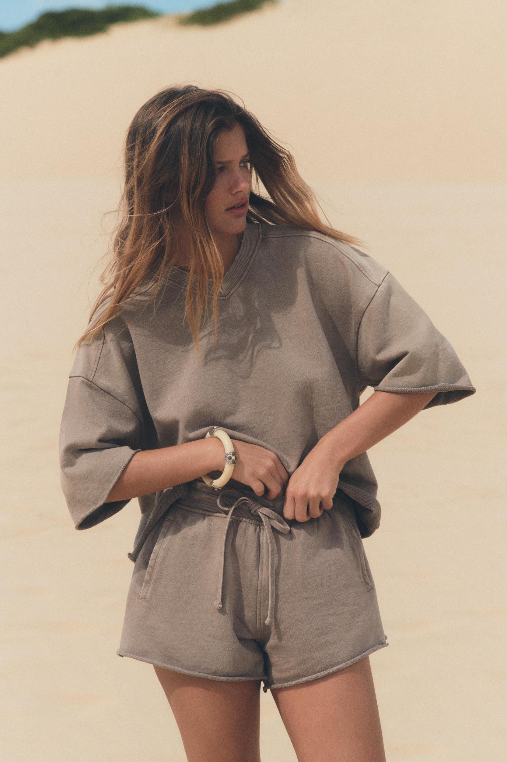 WASHED EFFECT FLEECE SHORTS Product Image