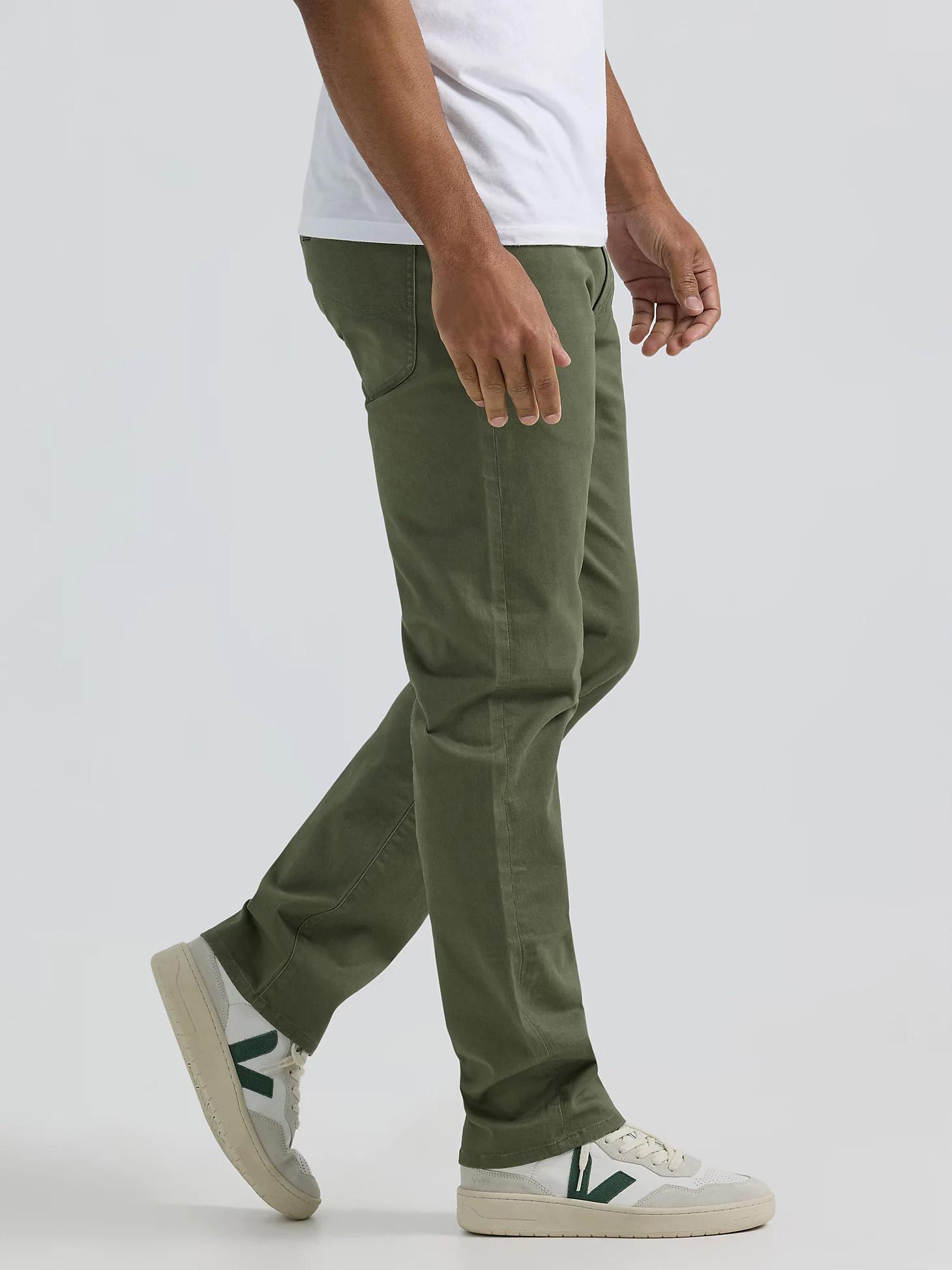 Men's Extreme Motion Regular Straight Twill Jean | Men's Jeans | Lee® Product Image