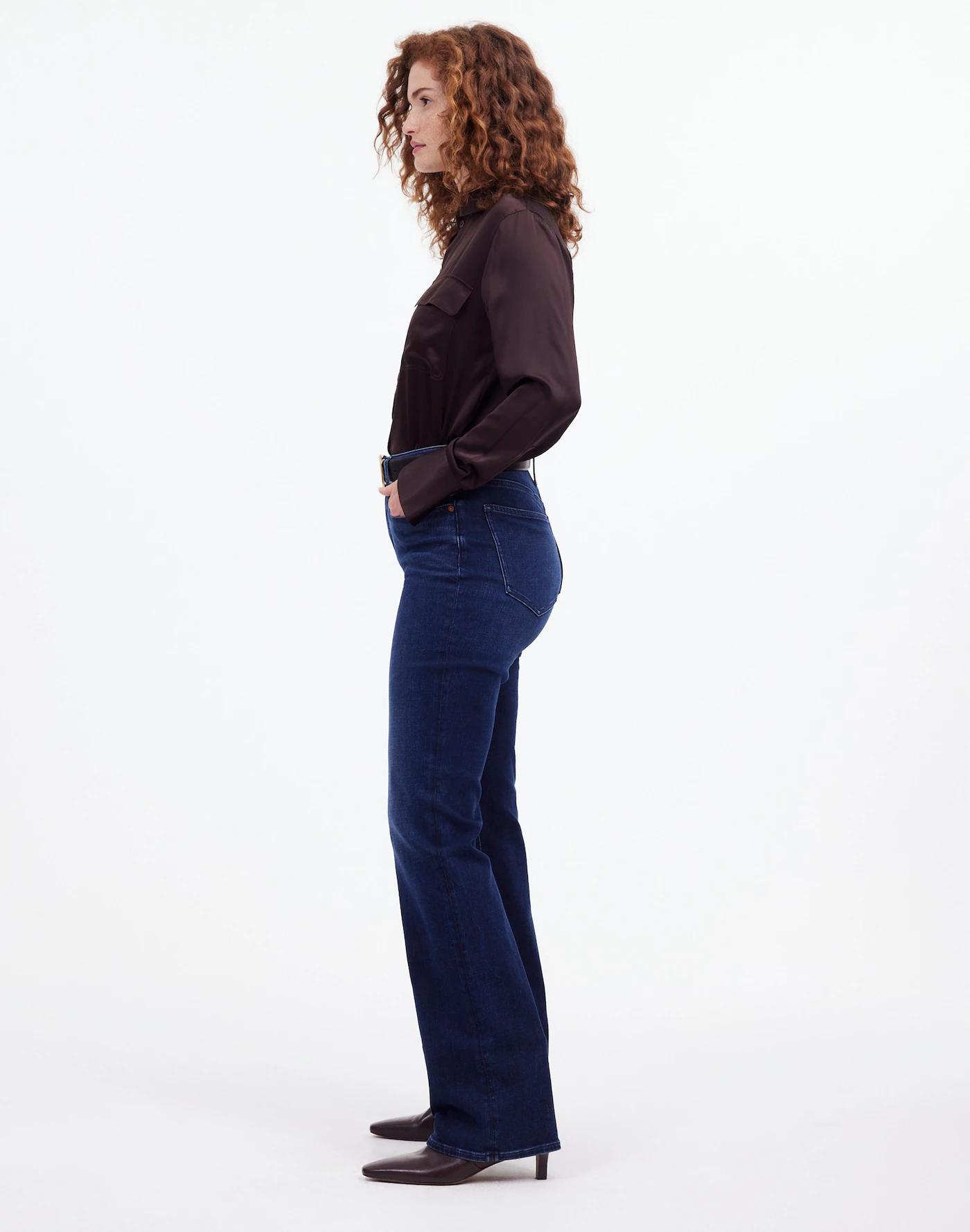 Curvy Kick Out Full-Length Jeans in Kingston Wash Product Image