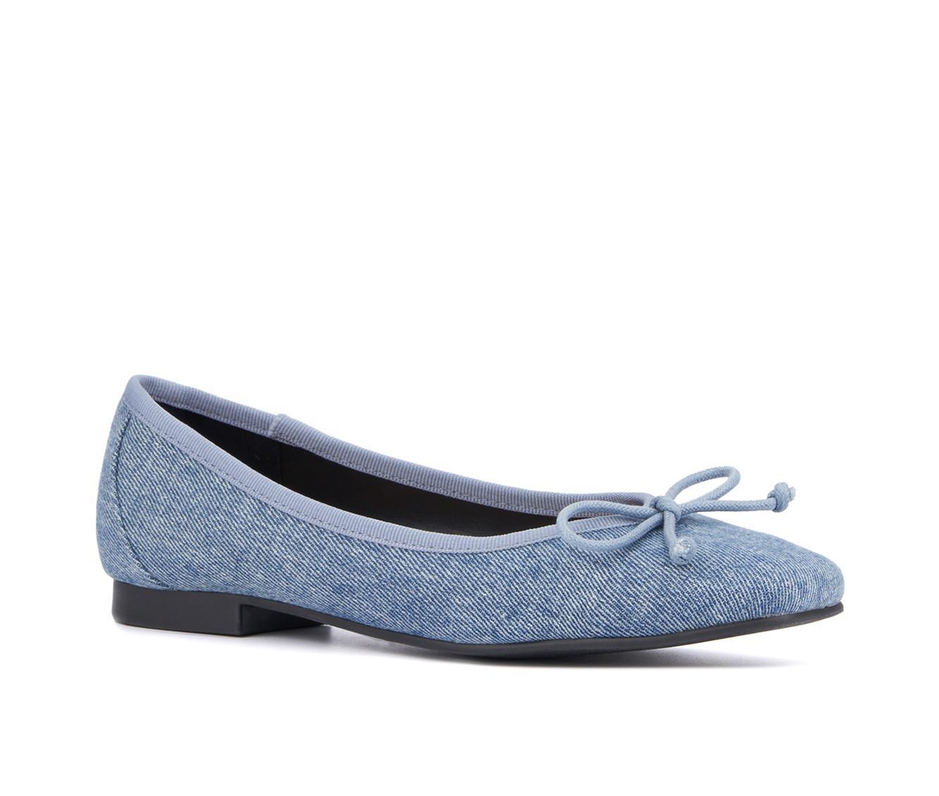 Women's New York and Company Paulina Flats Product Image