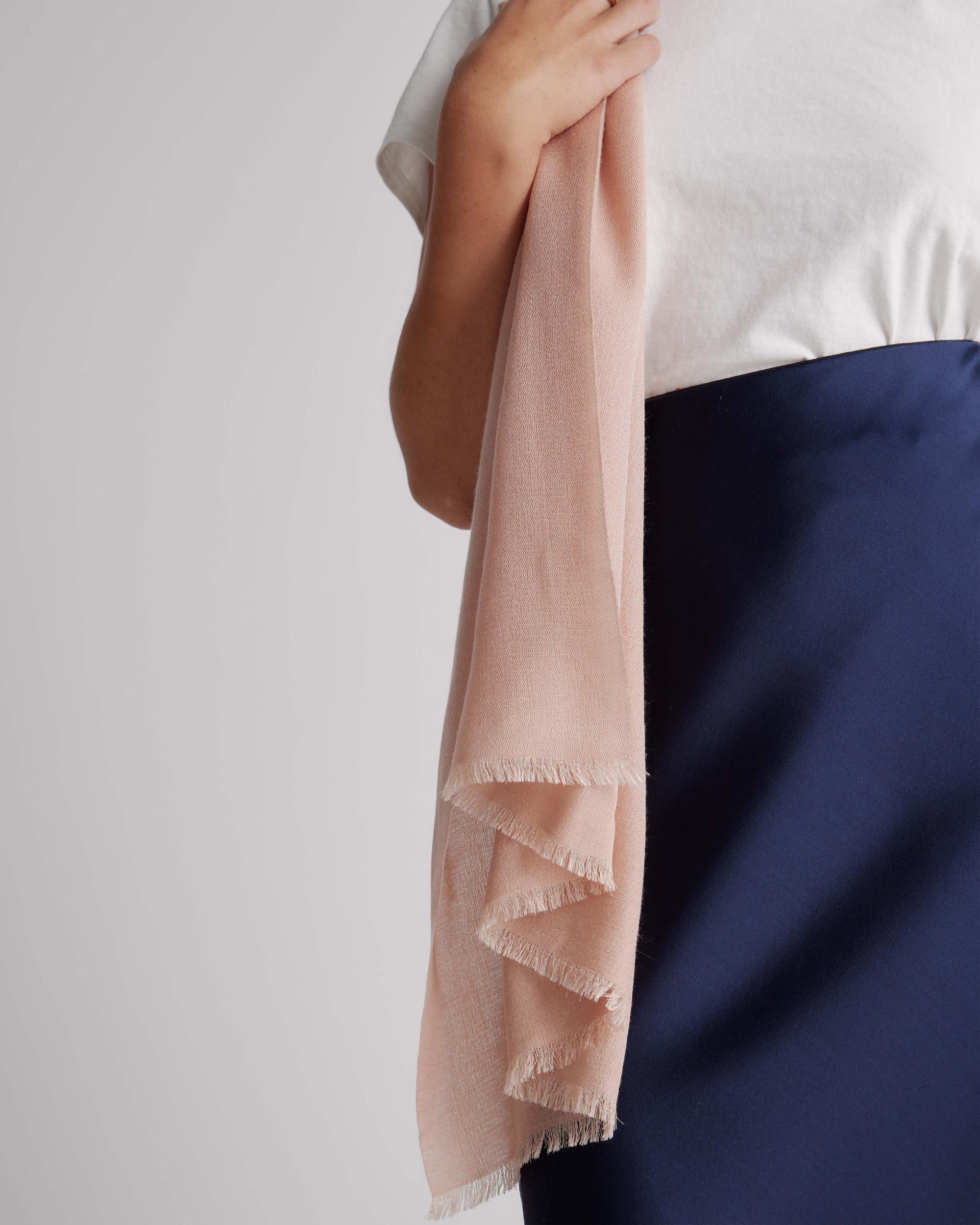 Quince | Women's Featherweight Cashmere Silk Frayed Edge Scarf Product Image