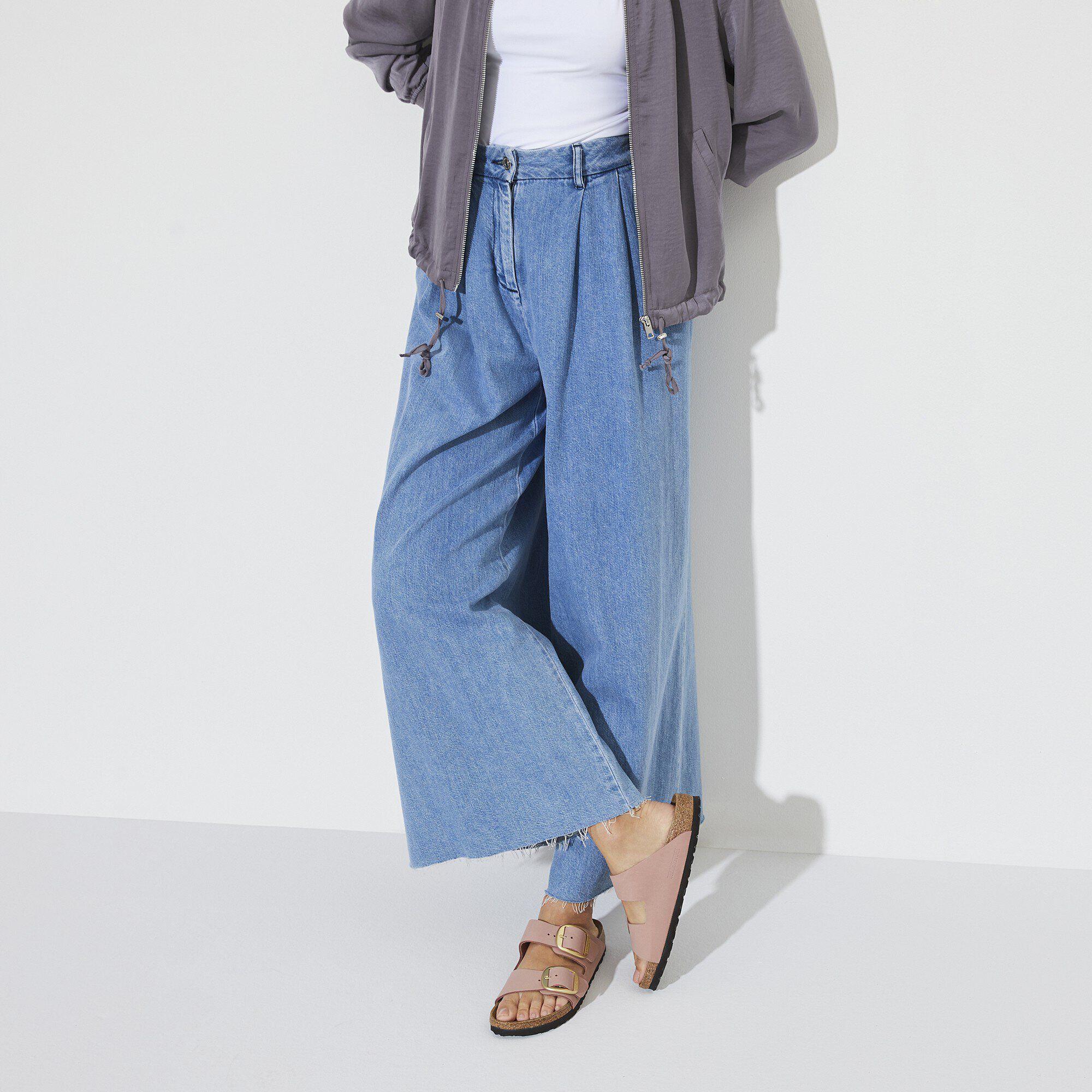 Arizona Big Buckle Nubuk Leather Product Image