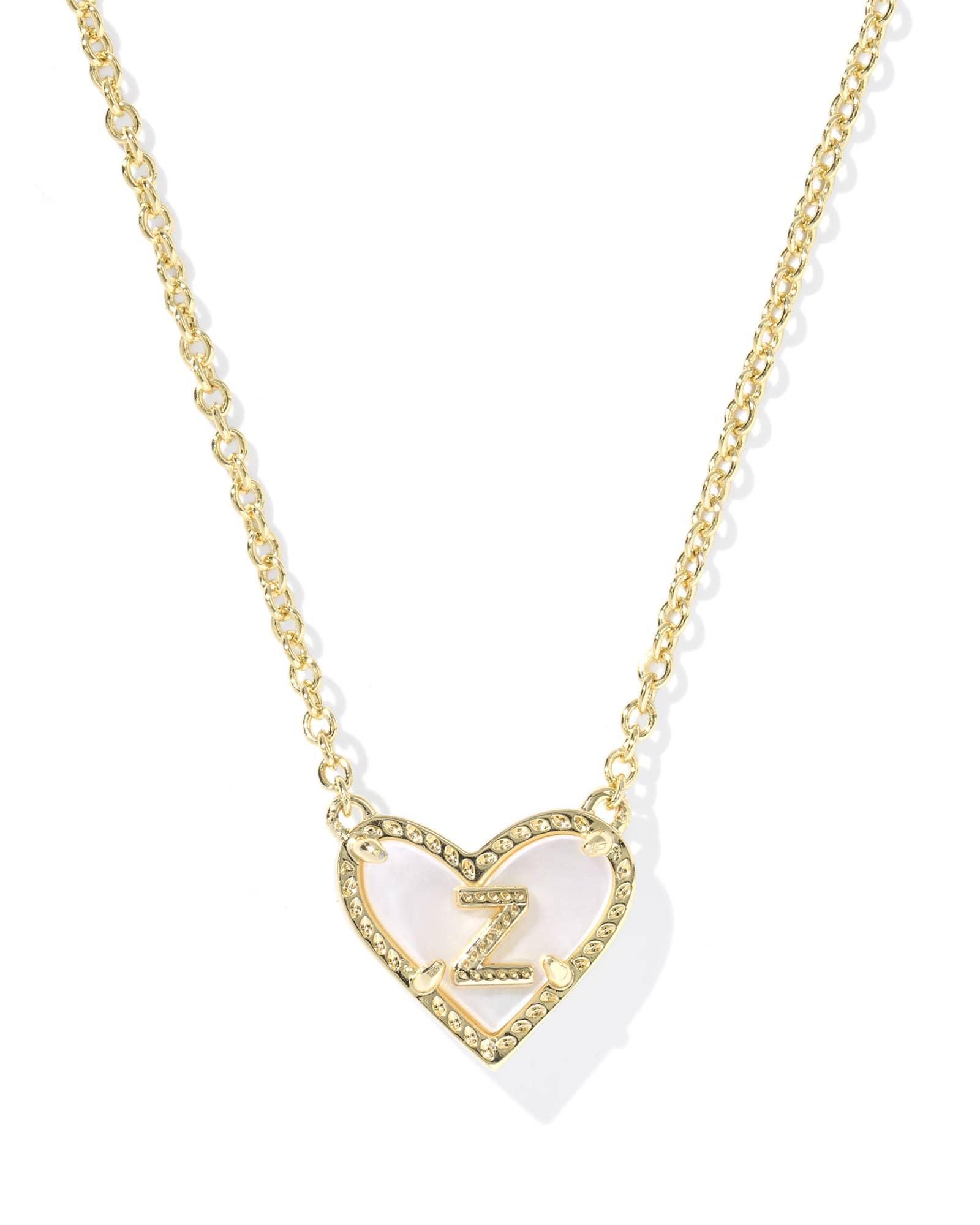 Ari Heart Letter E Gold Short Pendant Necklace Product Image
